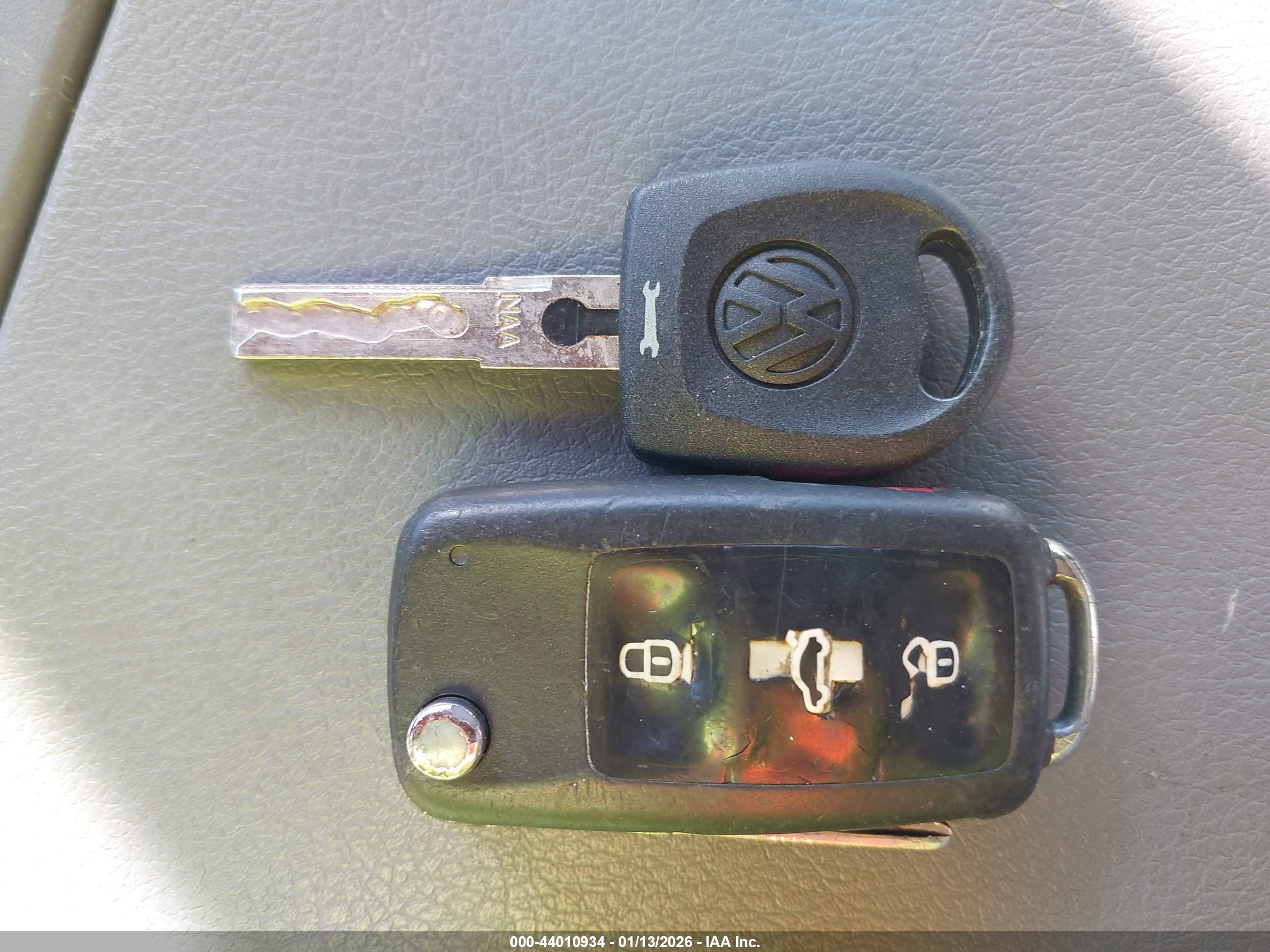 VOLKSWAGEN GOLF image 11
