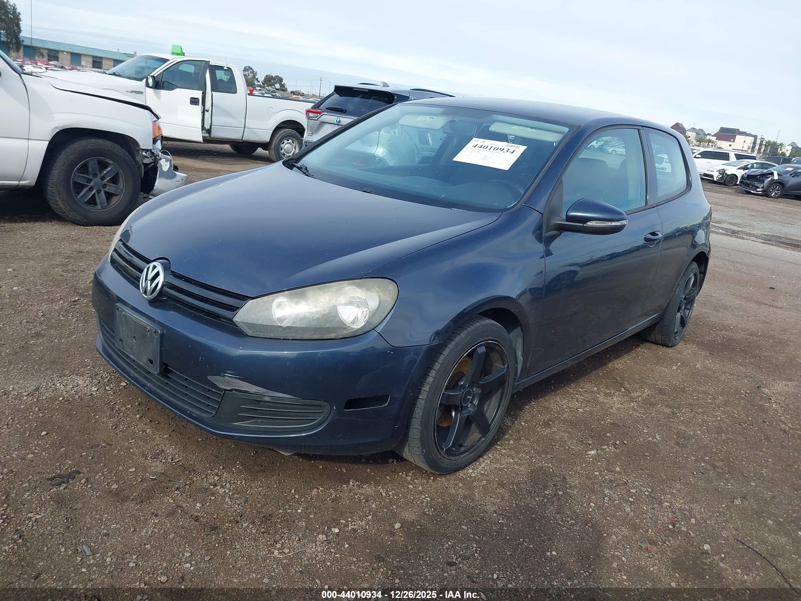 VOLKSWAGEN GOLF image 2