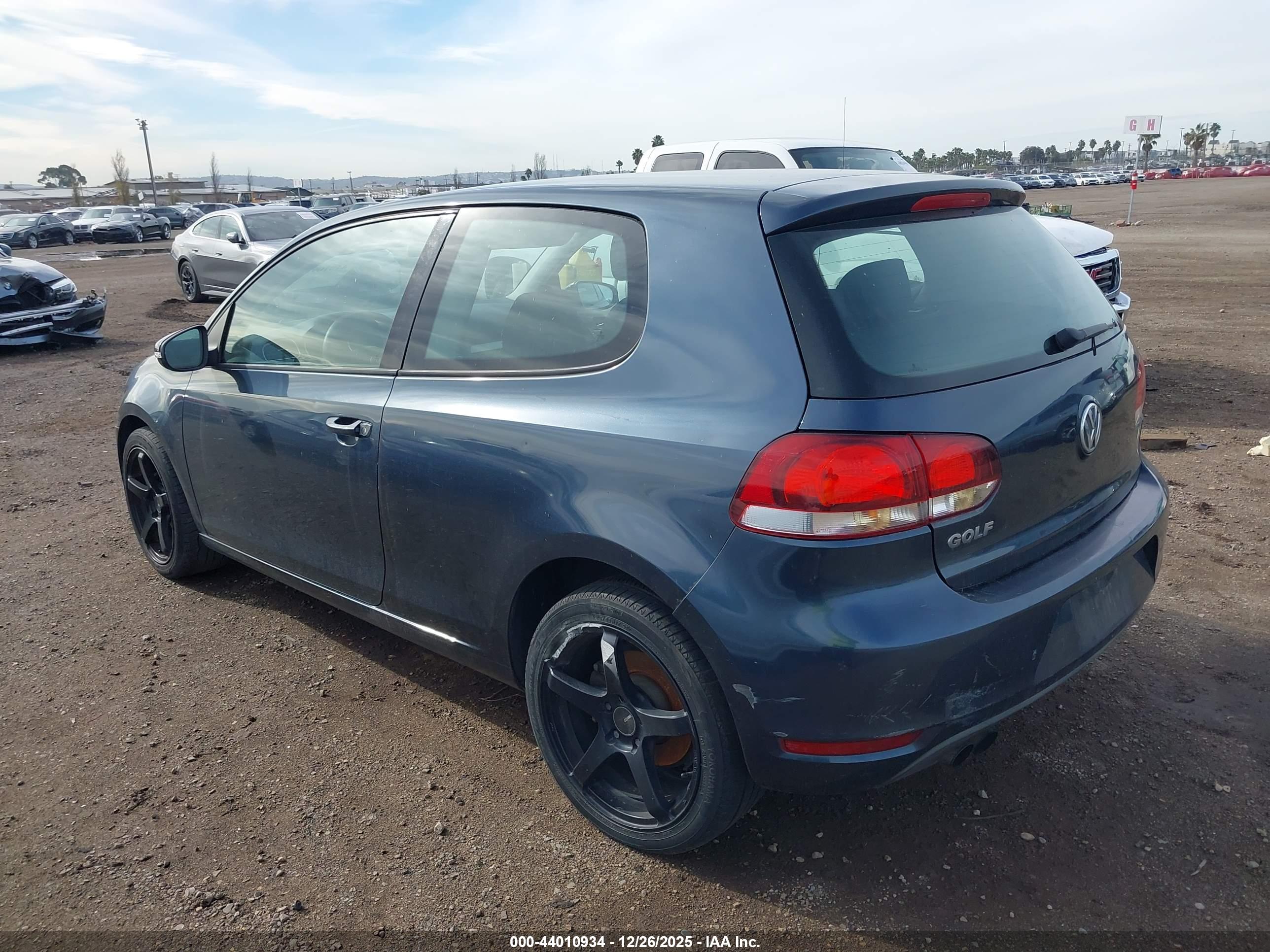 VOLKSWAGEN GOLF image 3