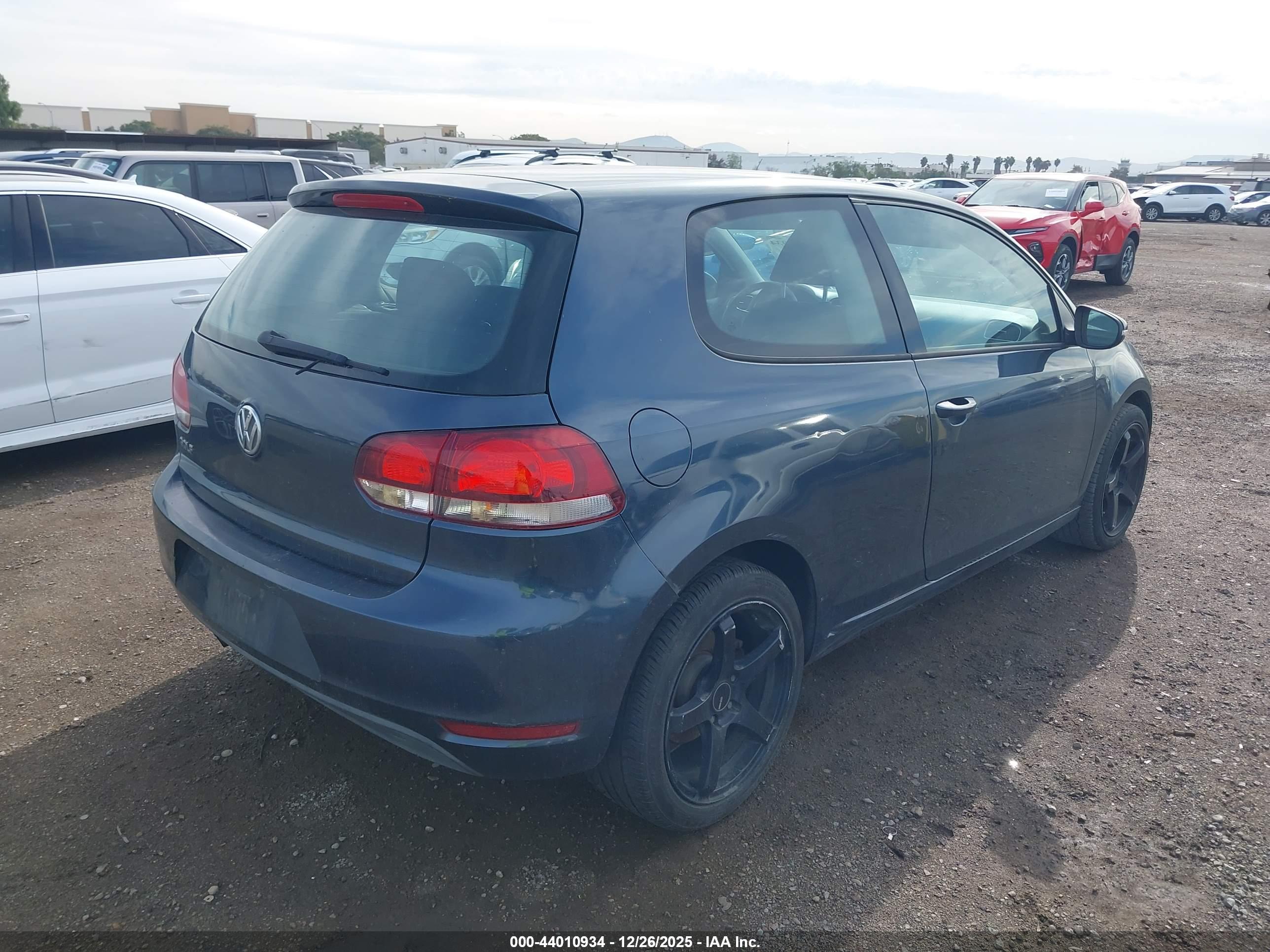 VOLKSWAGEN GOLF image 4