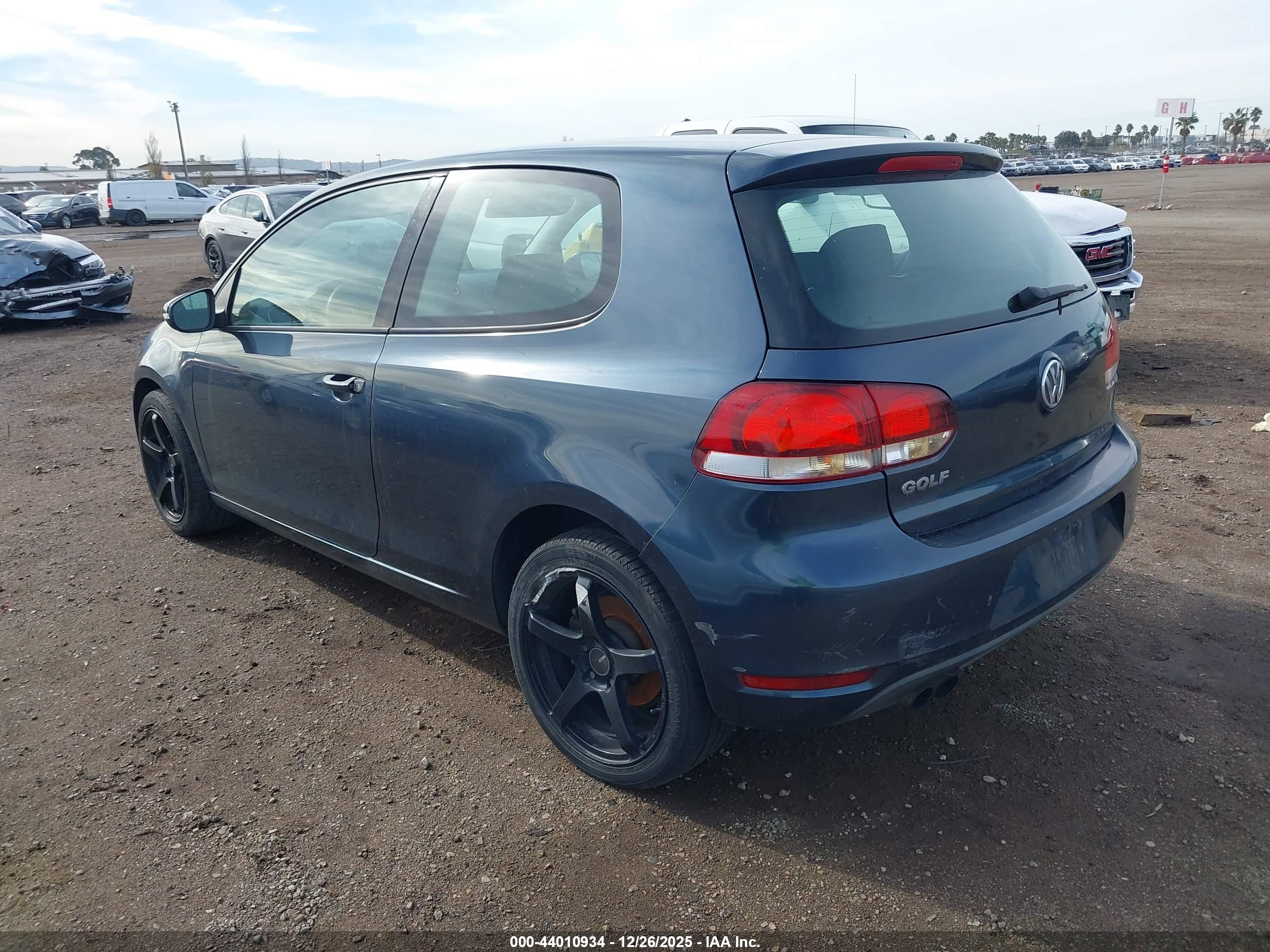 VOLKSWAGEN GOLF image 6