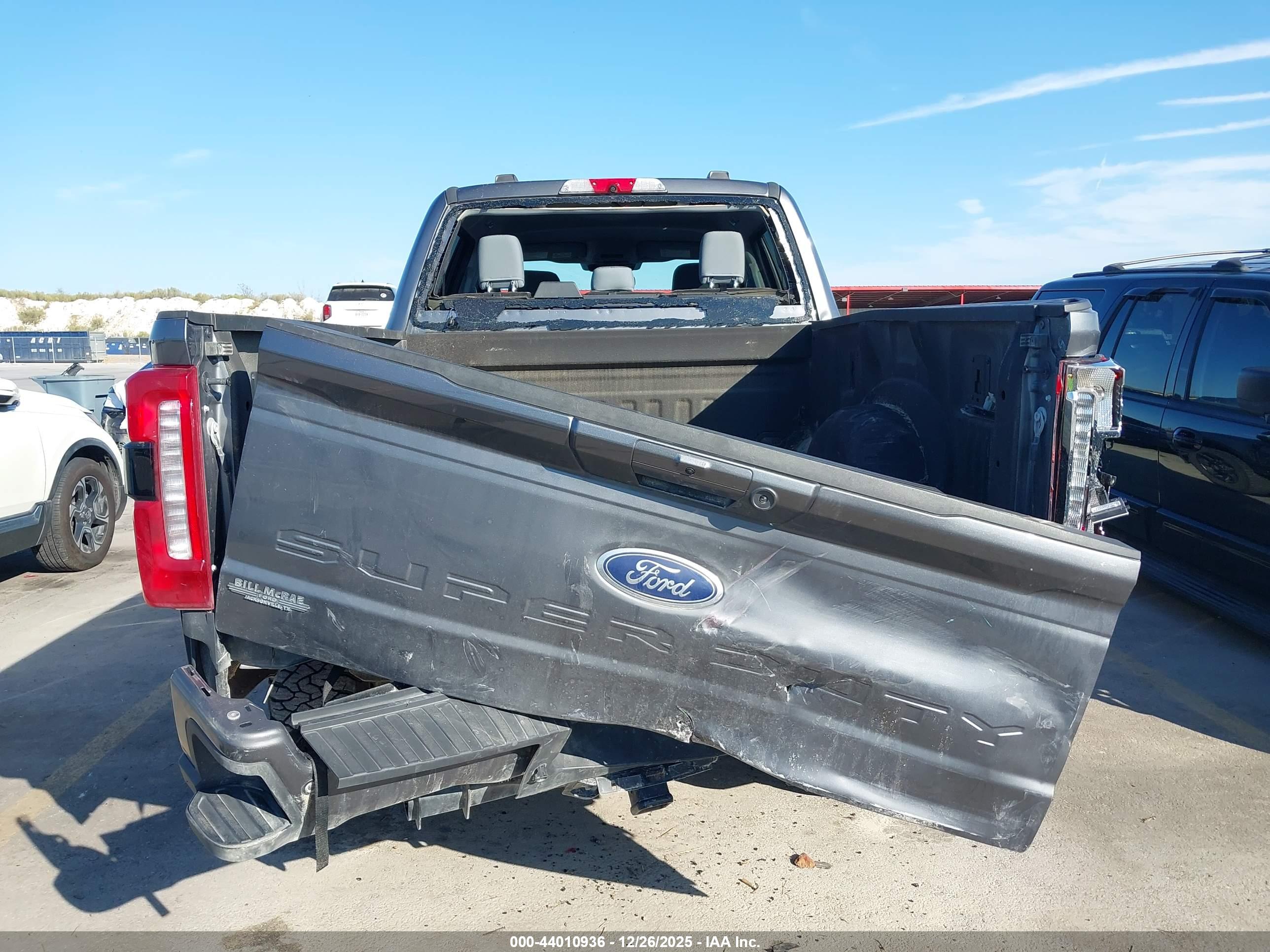 FORD F-250 image 6