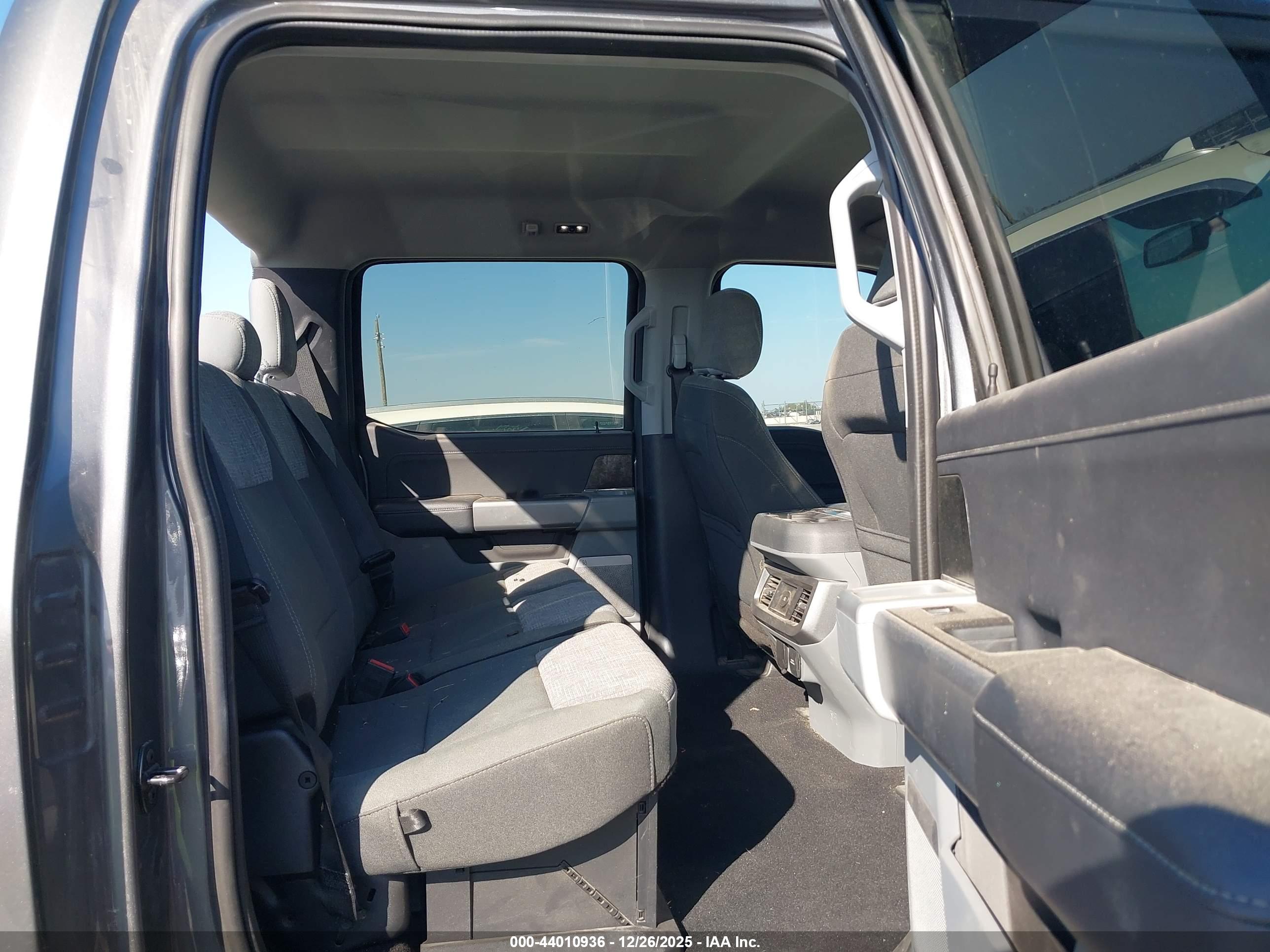 FORD F-250 image 8