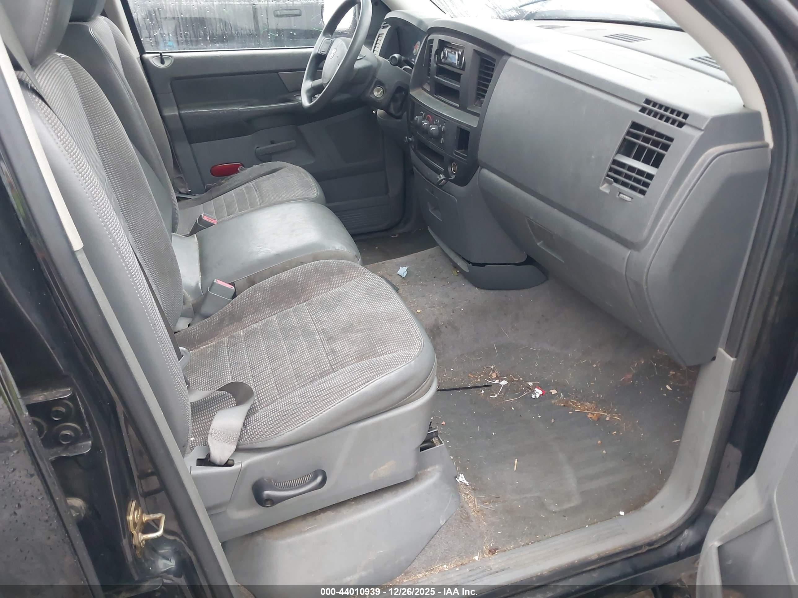 DODGE RAM image 5