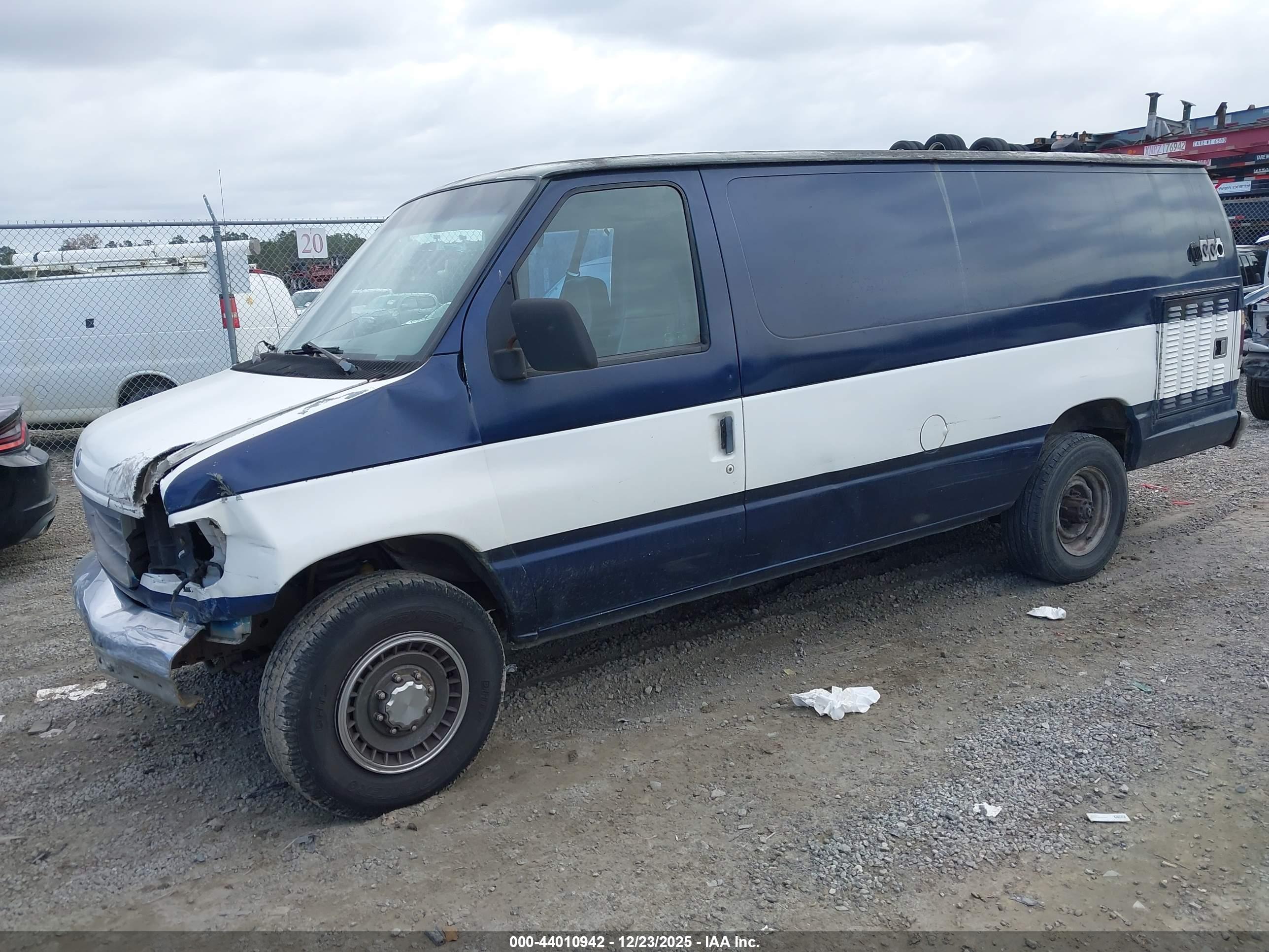 FORD ECONOLINE image 2