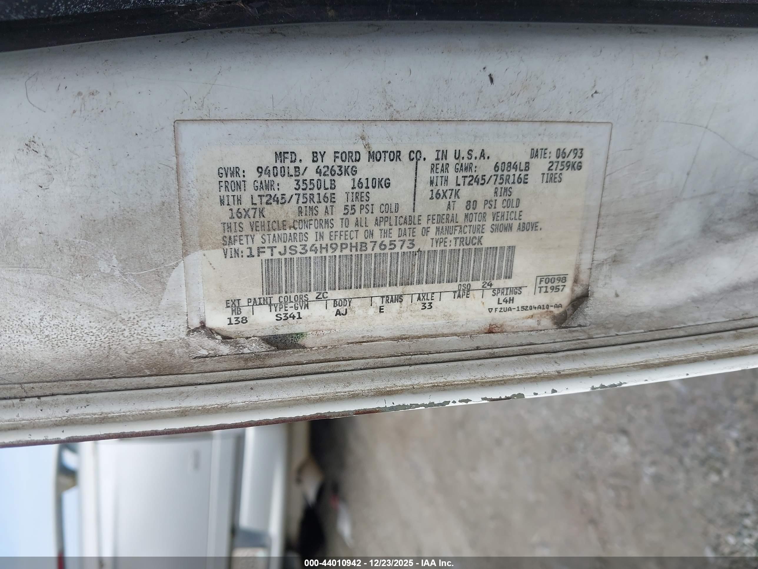 FORD ECONOLINE image 9