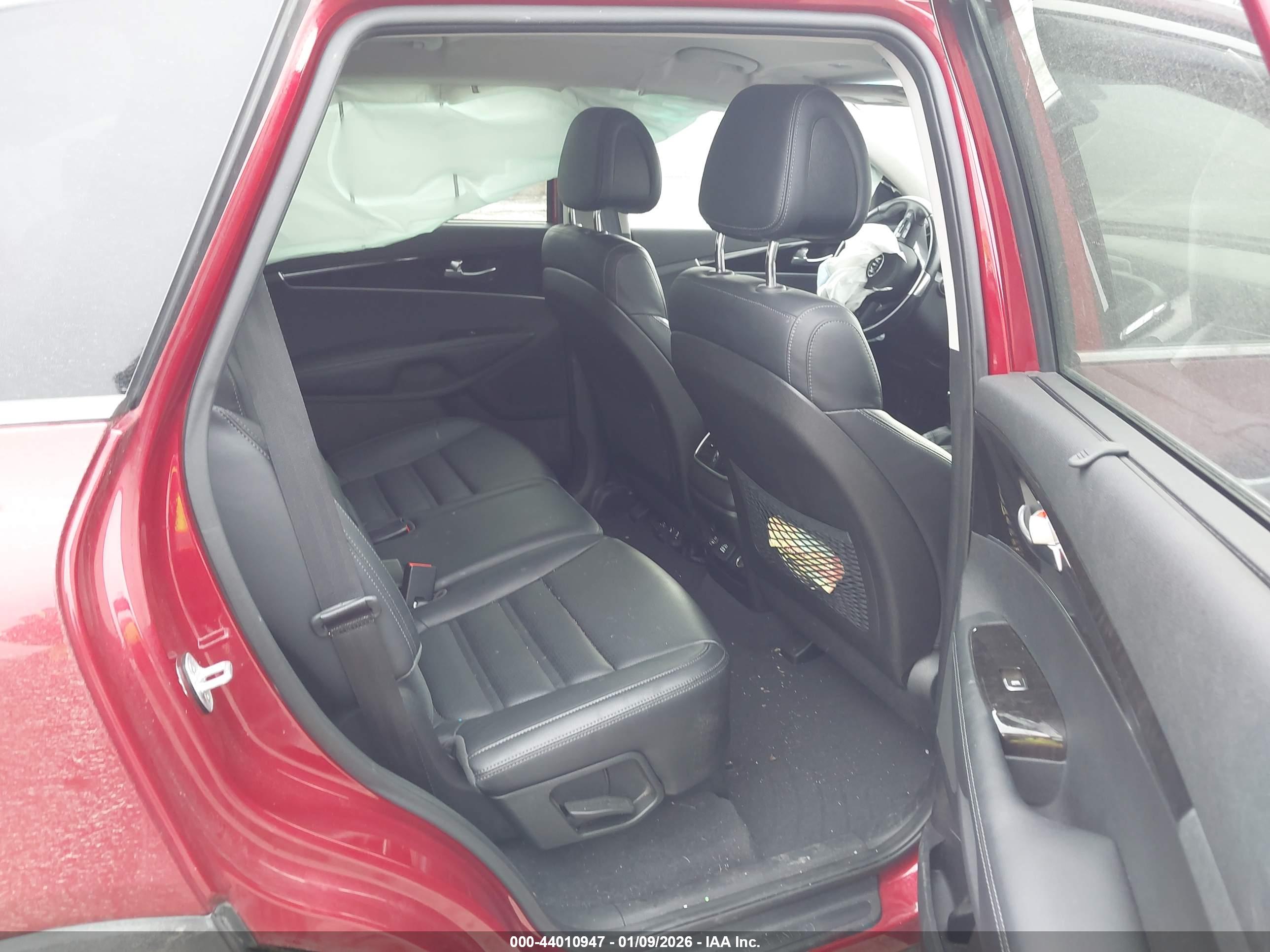 KIA SORENTO image 8