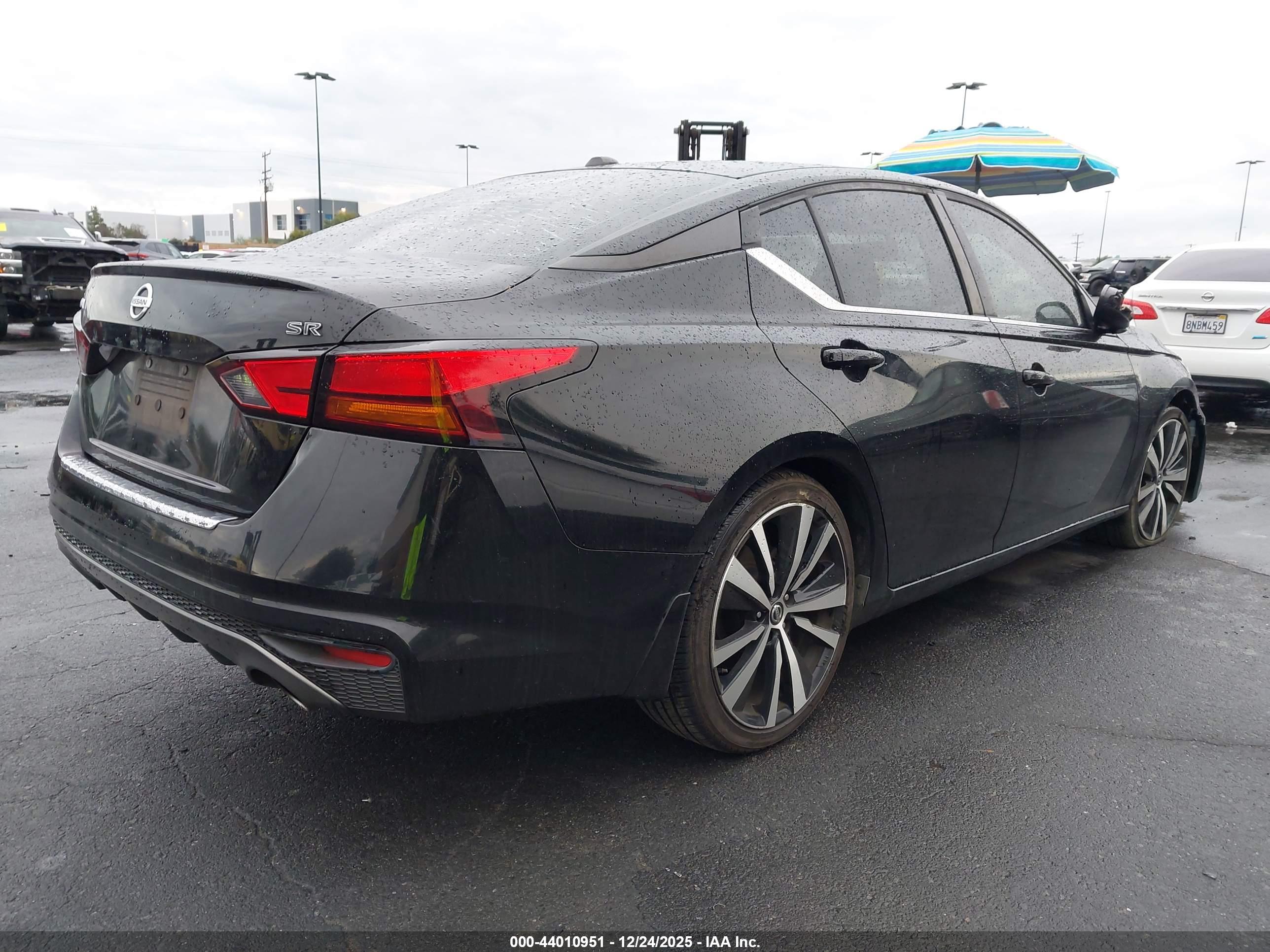 NISSAN ALTIMA image 4