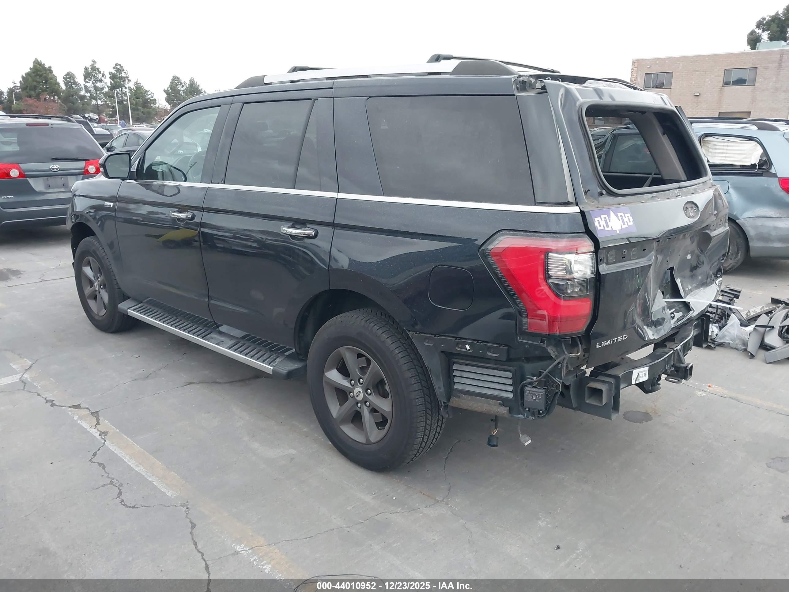 FORD EXPEDITION image 3