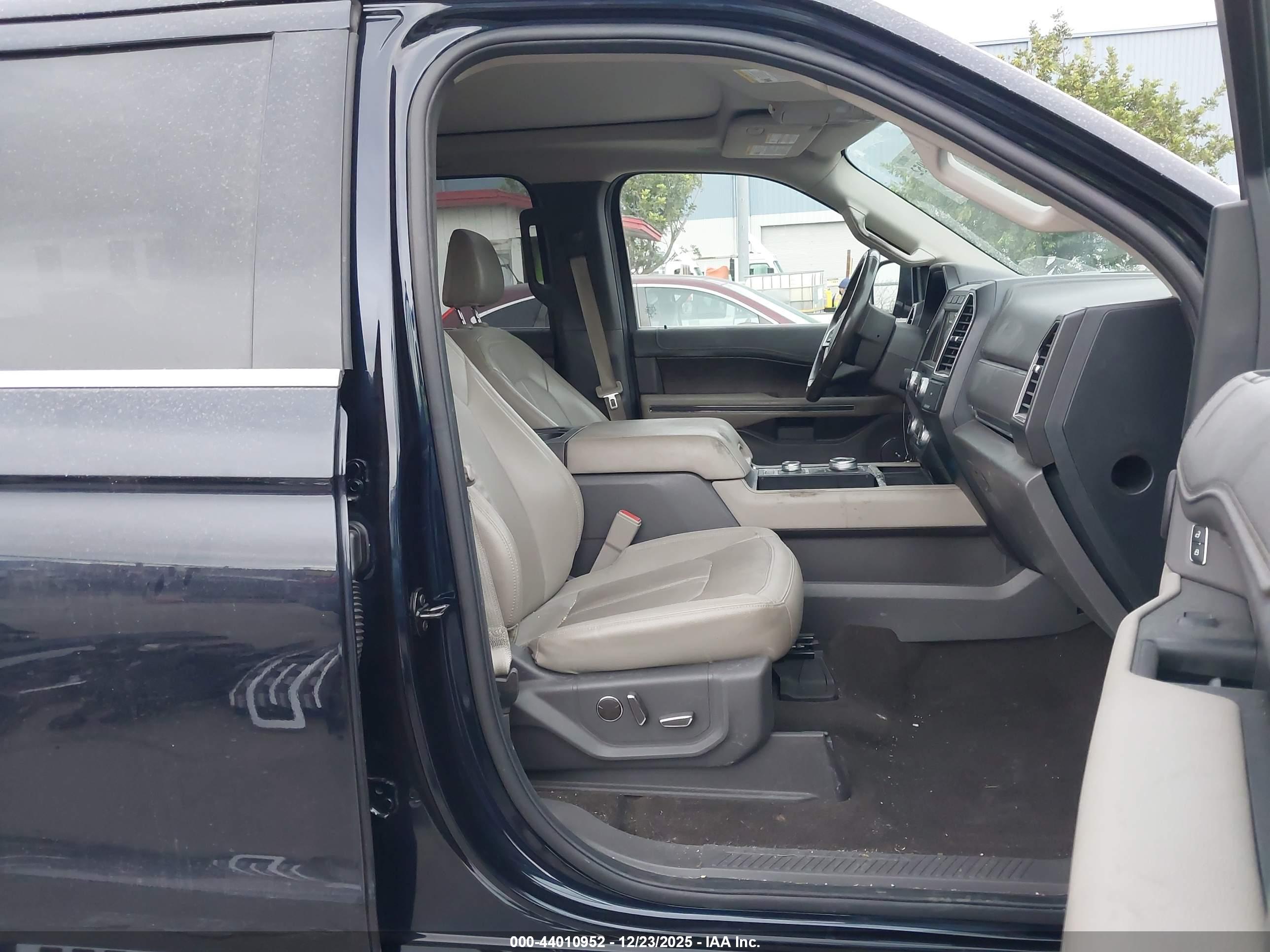 FORD EXPEDITION image 5