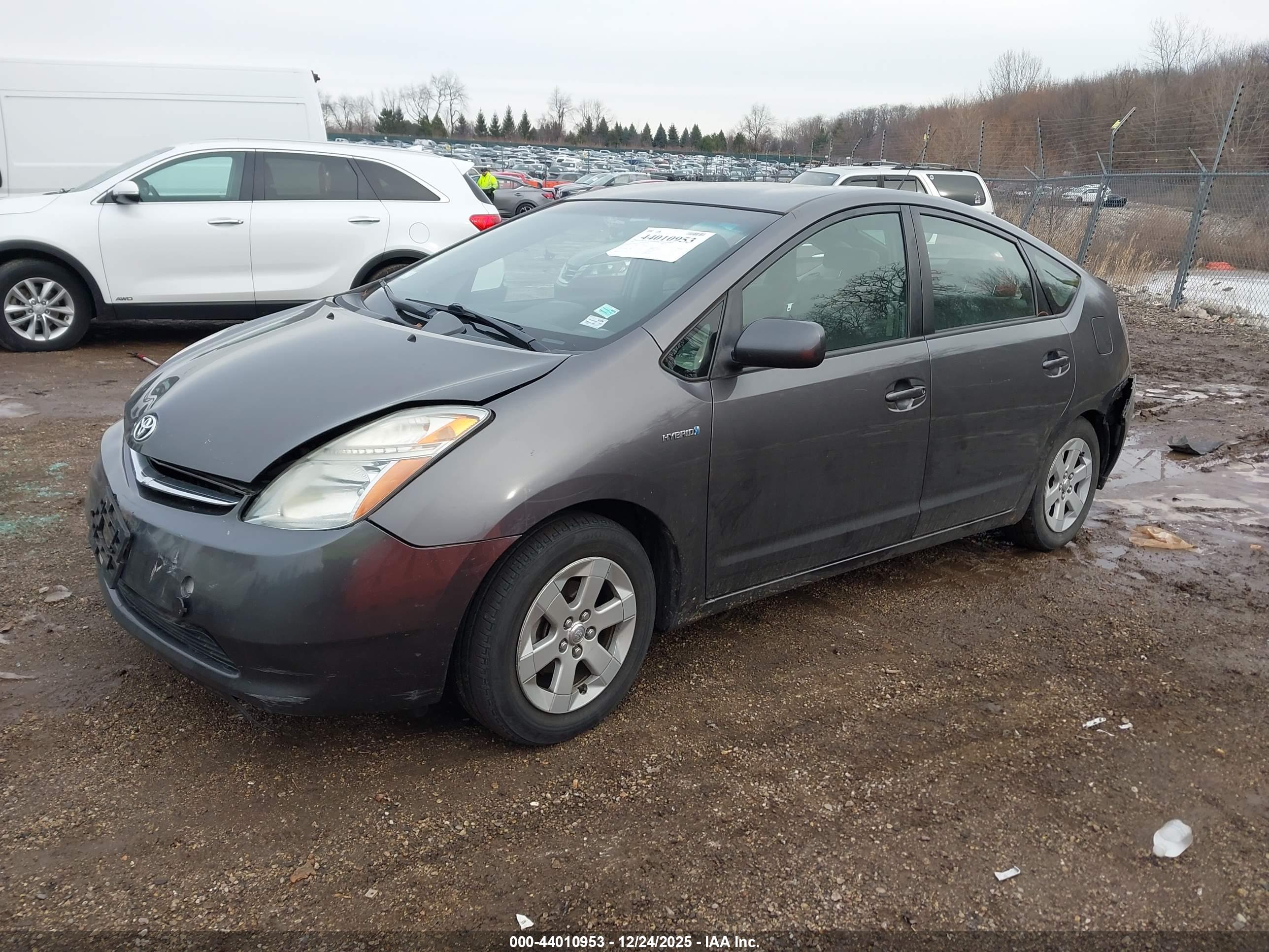TOYOTA PRIUS image 2