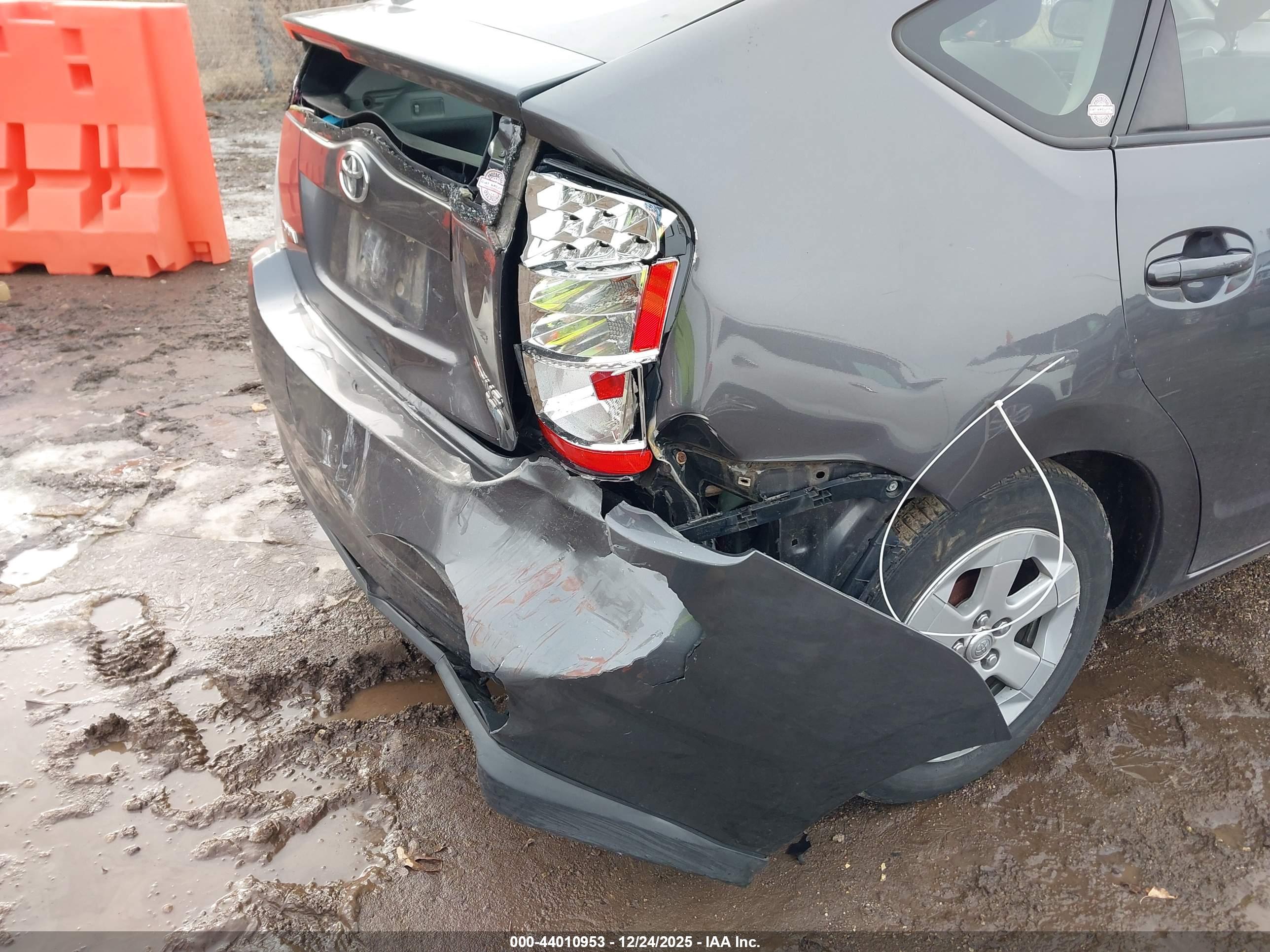 TOYOTA PRIUS image 6