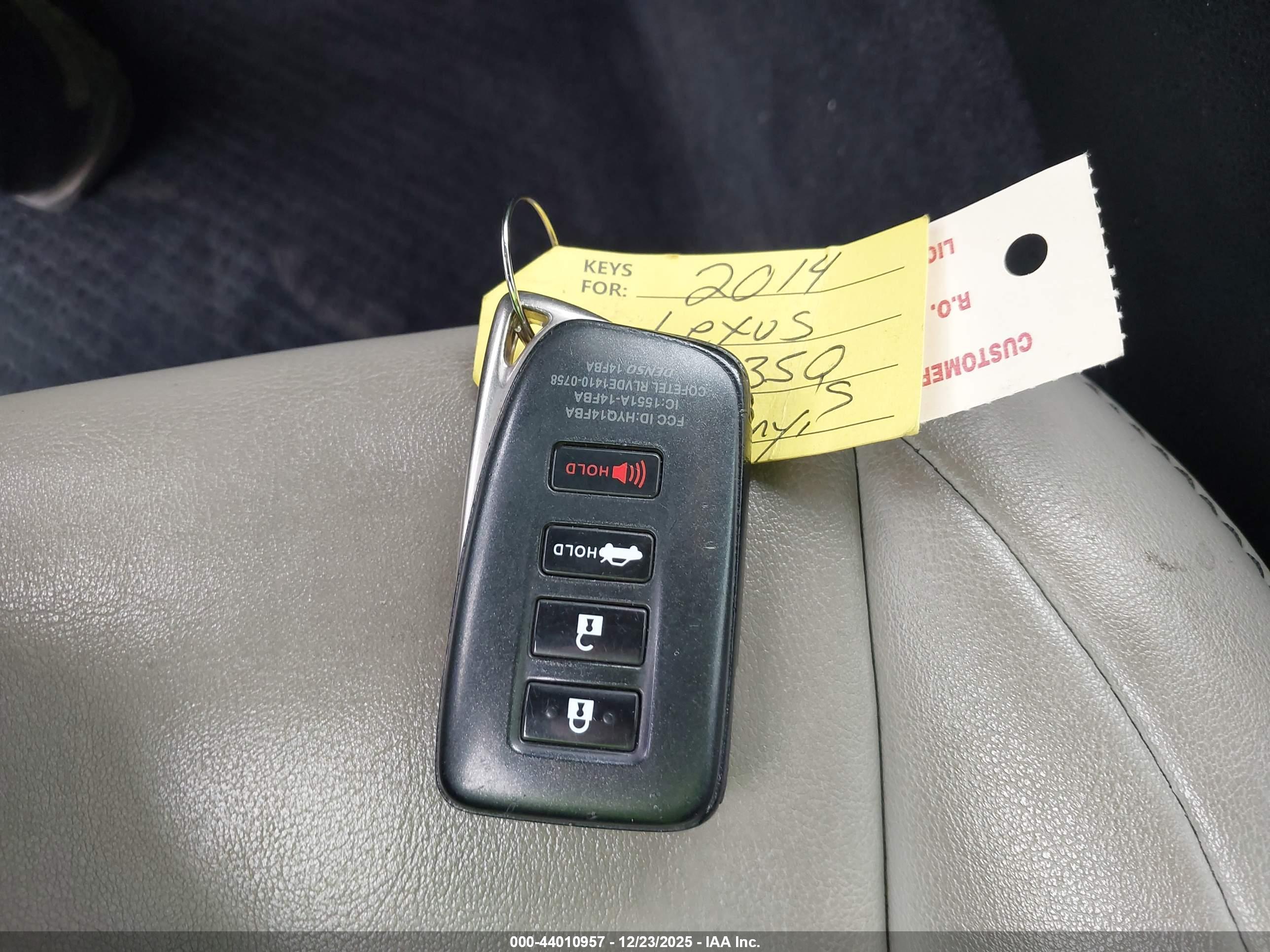 LEXUS ES image 11