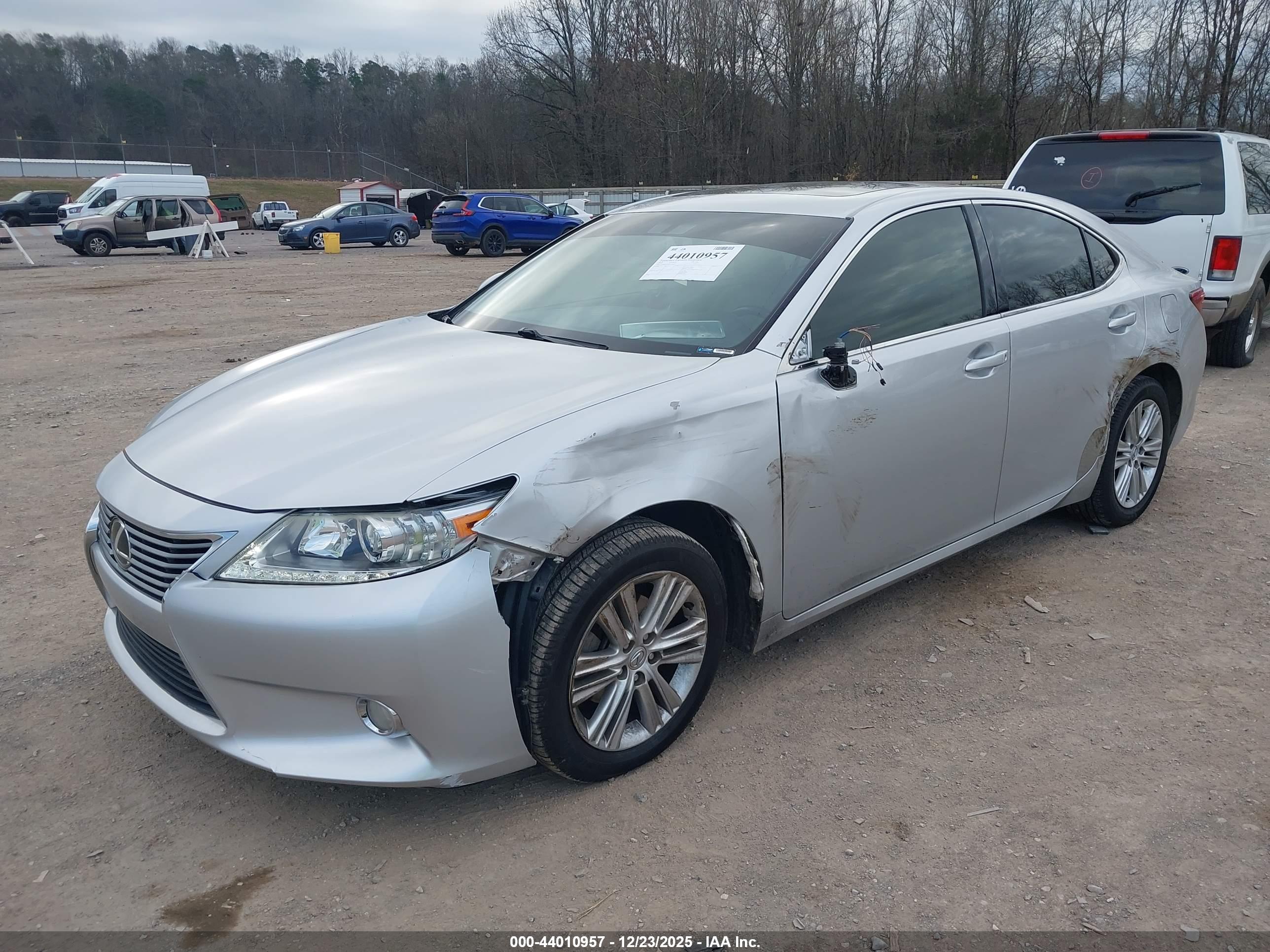 LEXUS ES image 2