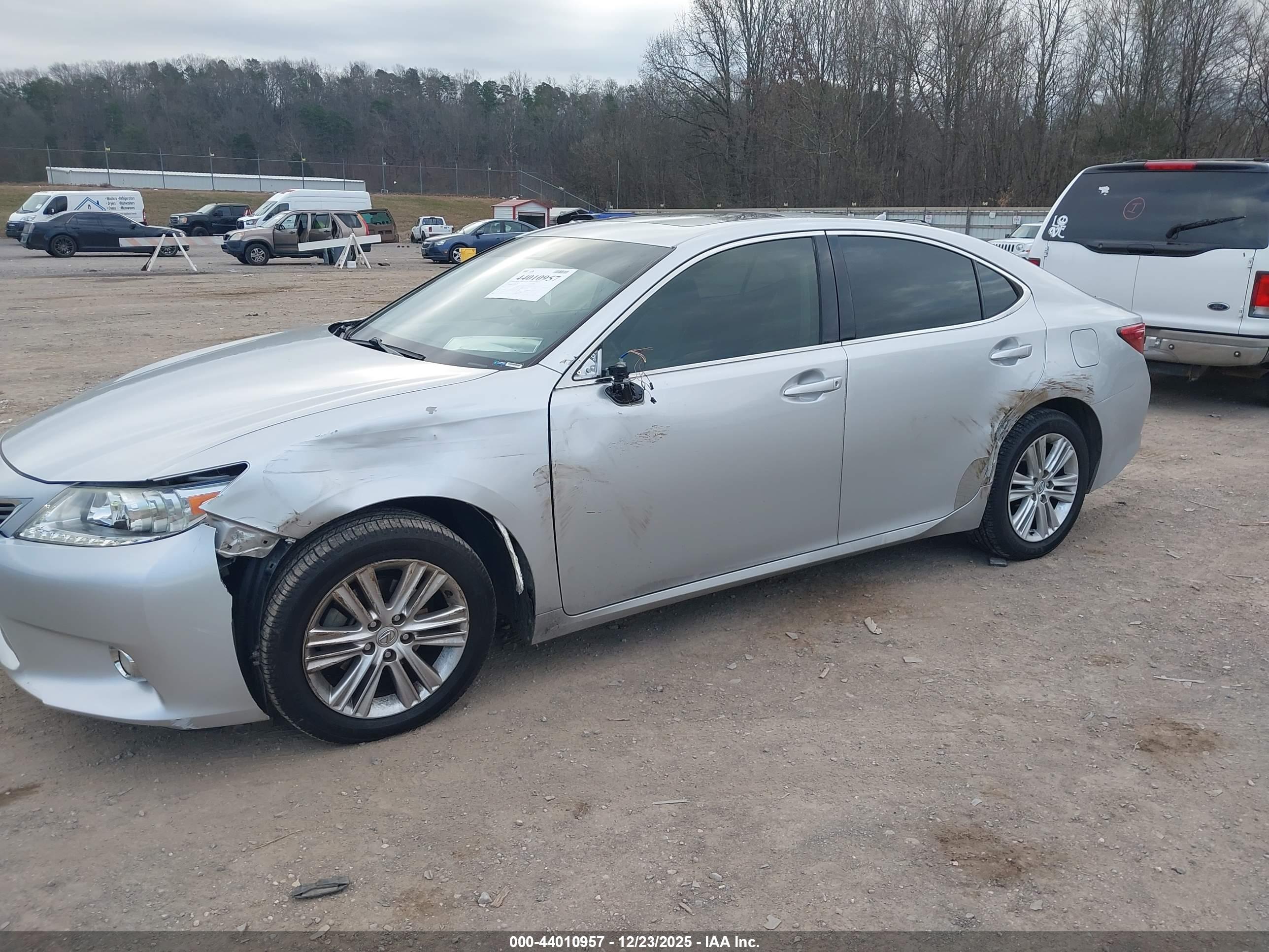 LEXUS ES image 6
