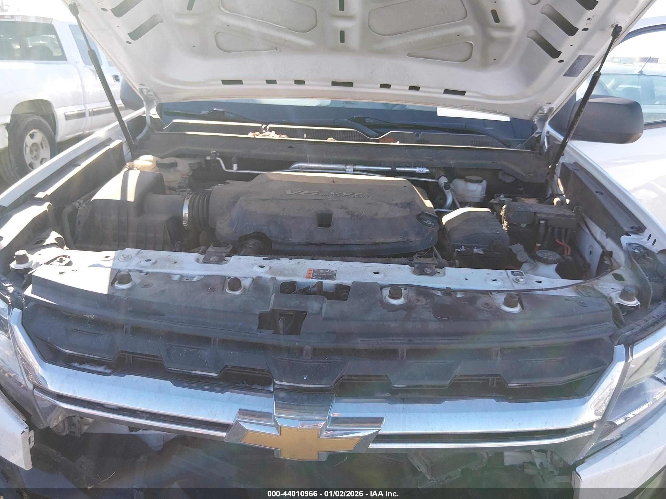 CHEVROLET COLORADO image 10