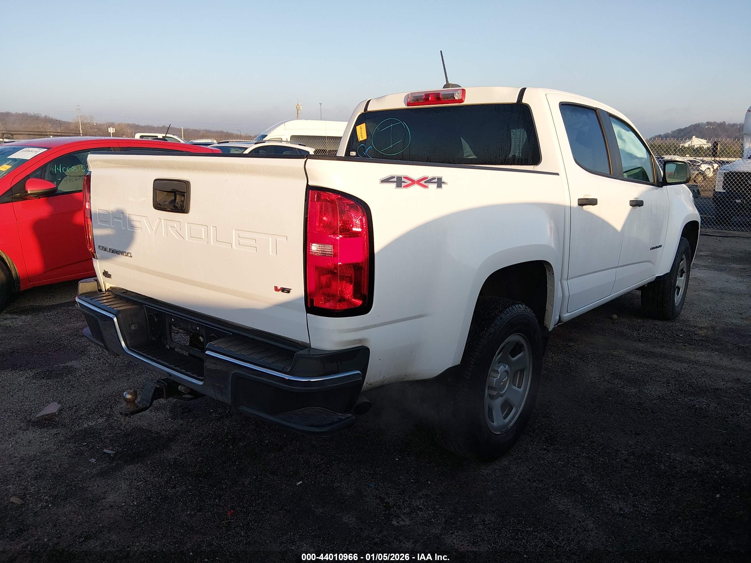 CHEVROLET COLORADO image 4