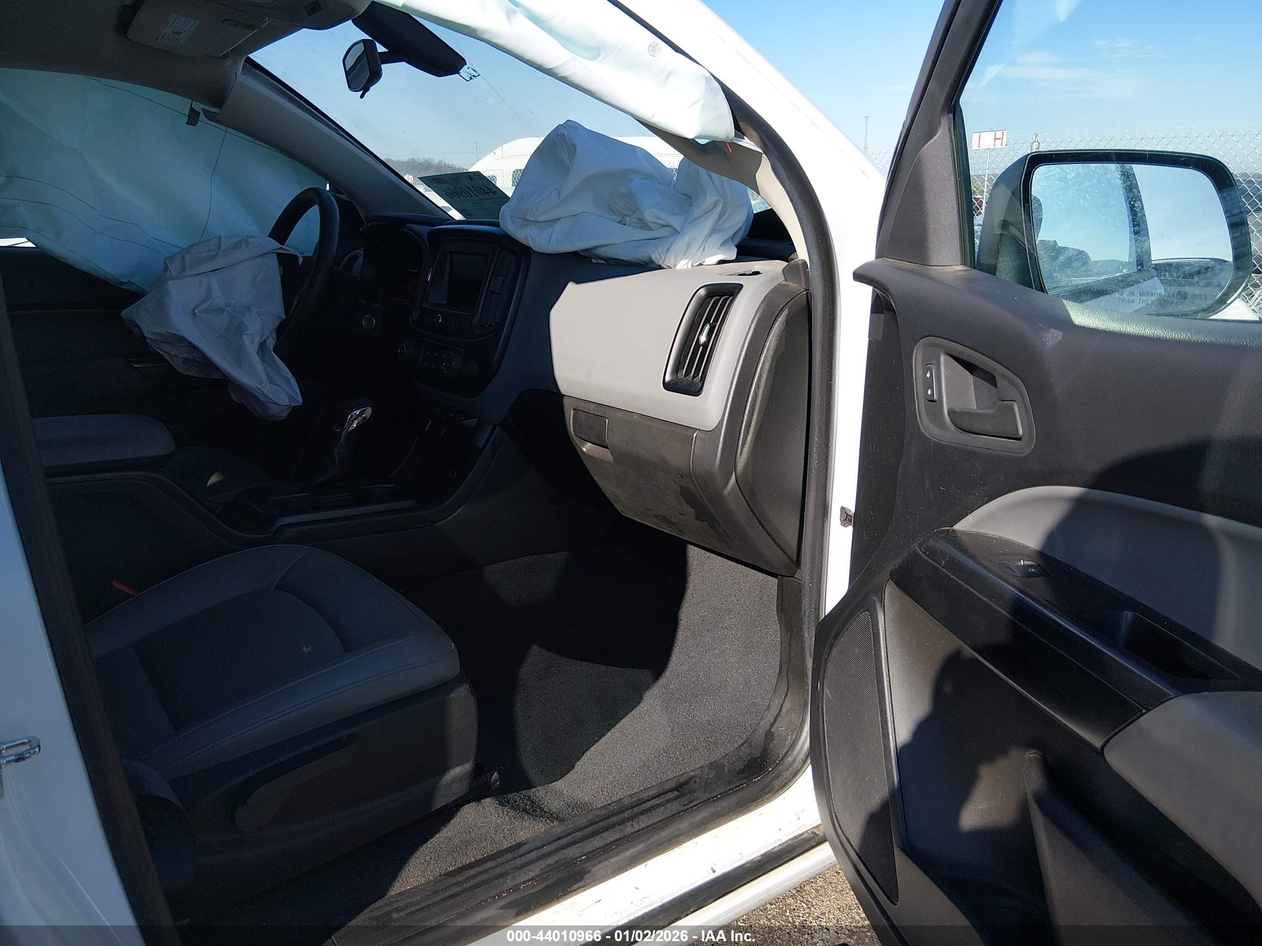 CHEVROLET COLORADO image 5