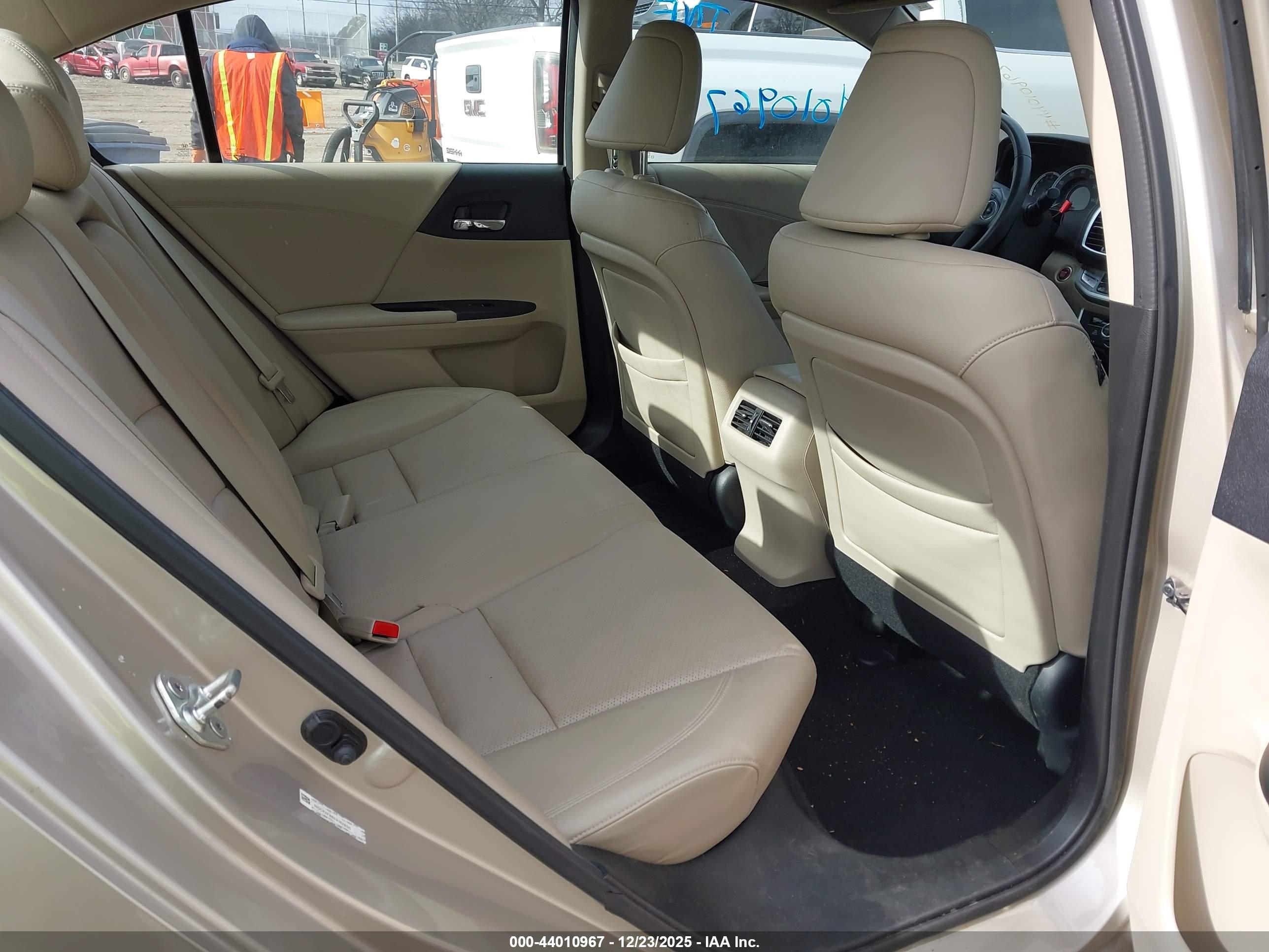HONDA ACCORD image 8