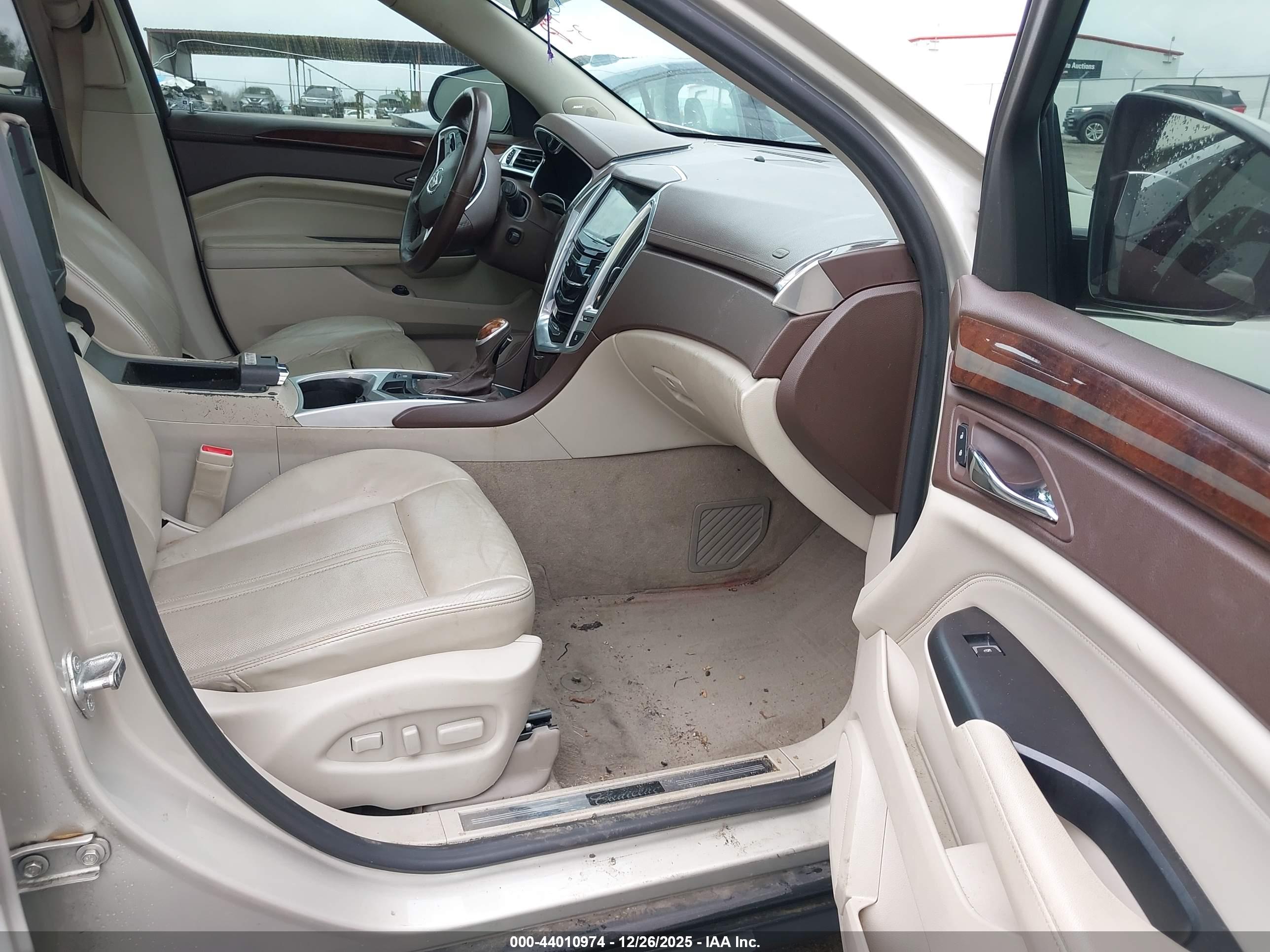 CADILLAC SRX image 5