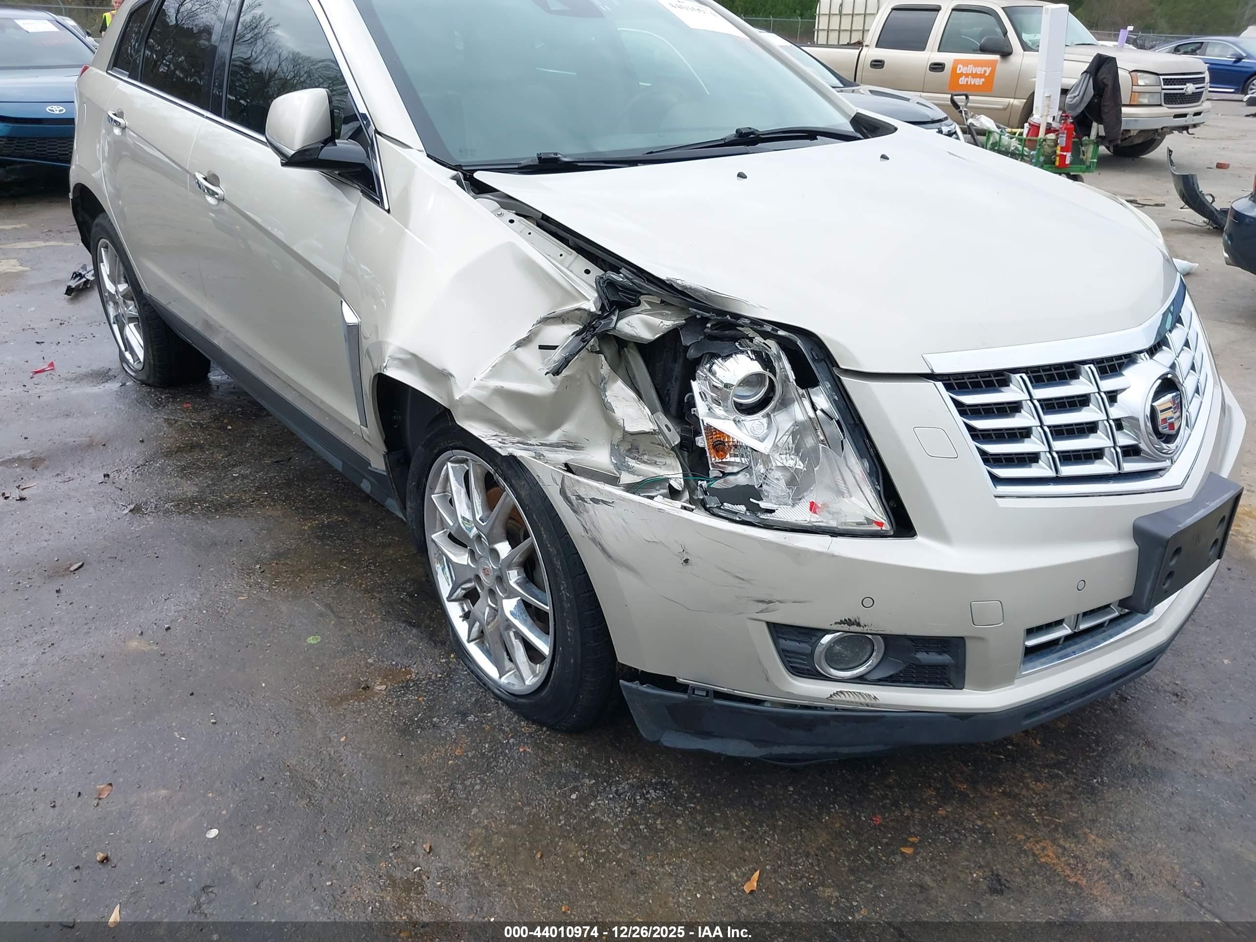CADILLAC SRX image 6