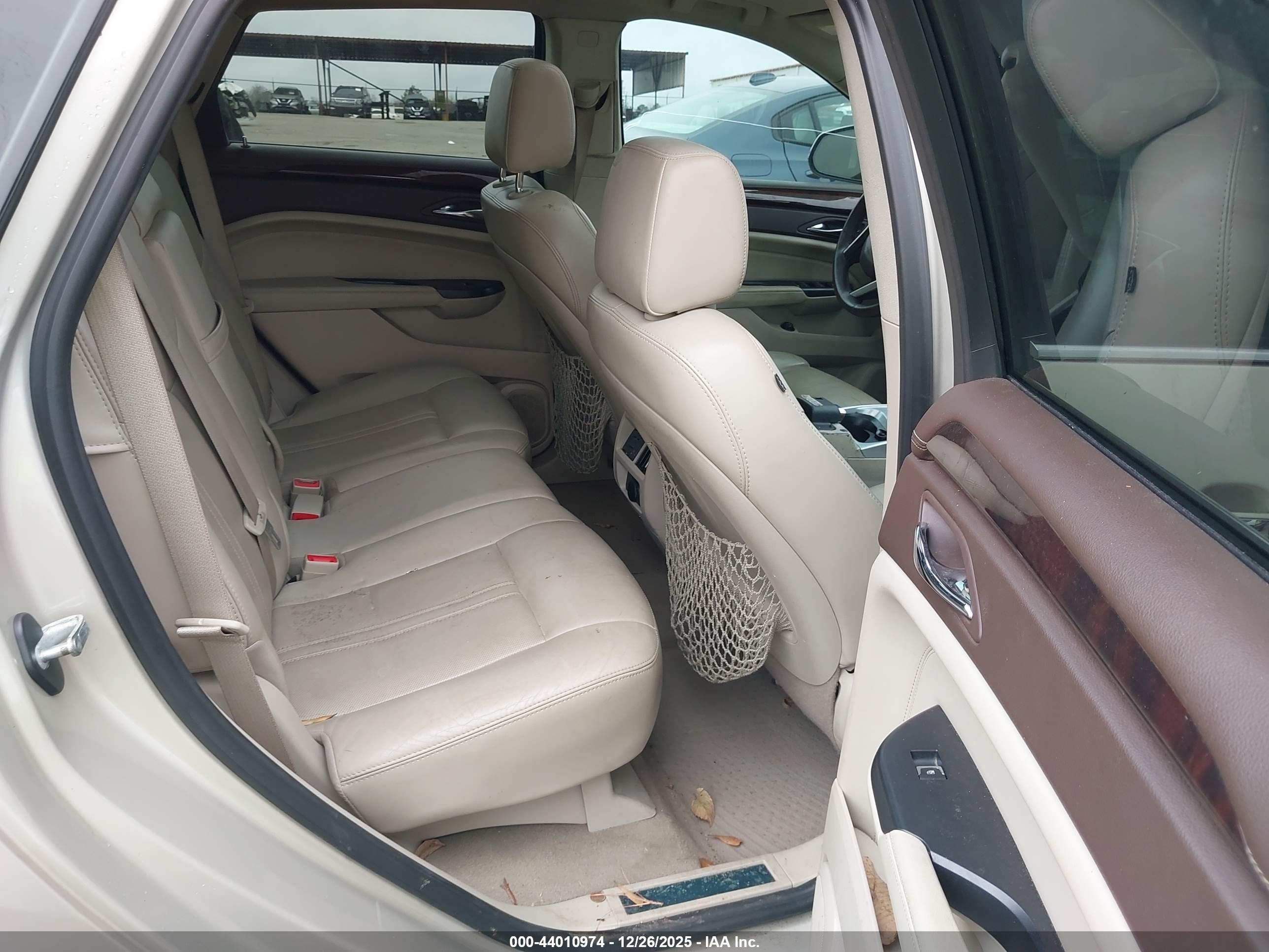 CADILLAC SRX image 8