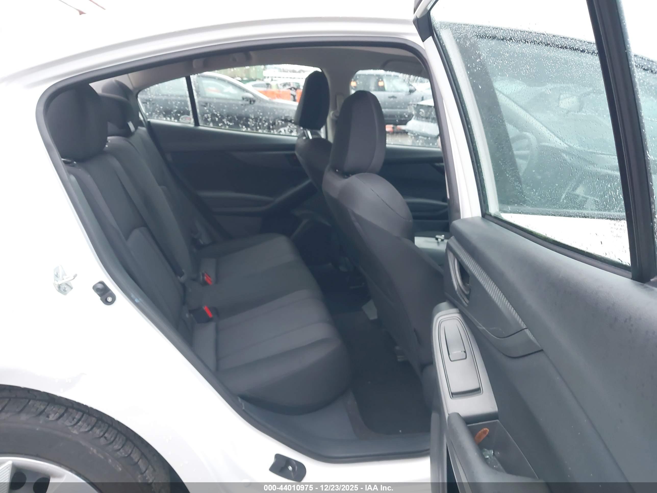 SUBARU IMPREZA image 8