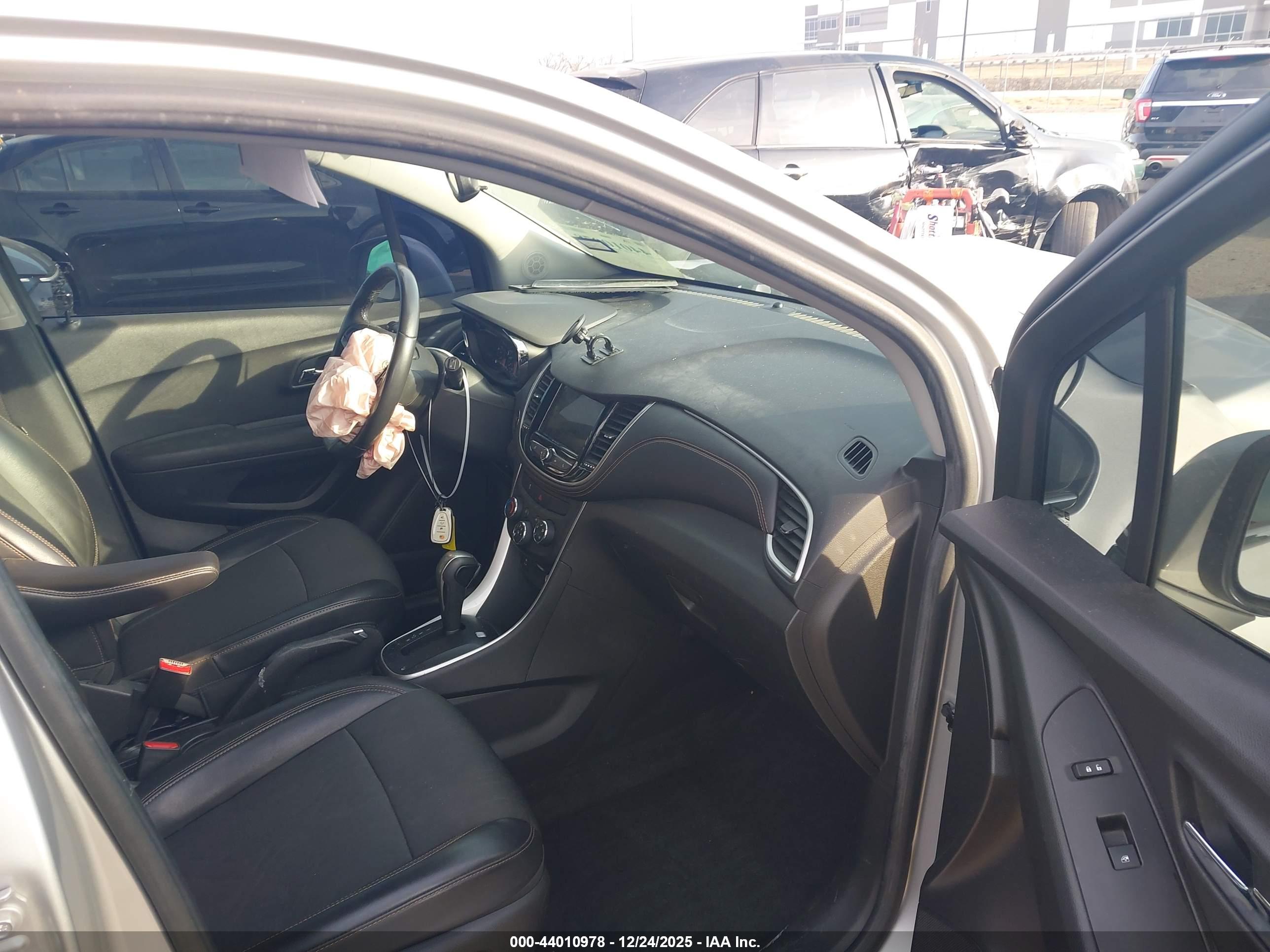 CHEVROLET TRAX image 5