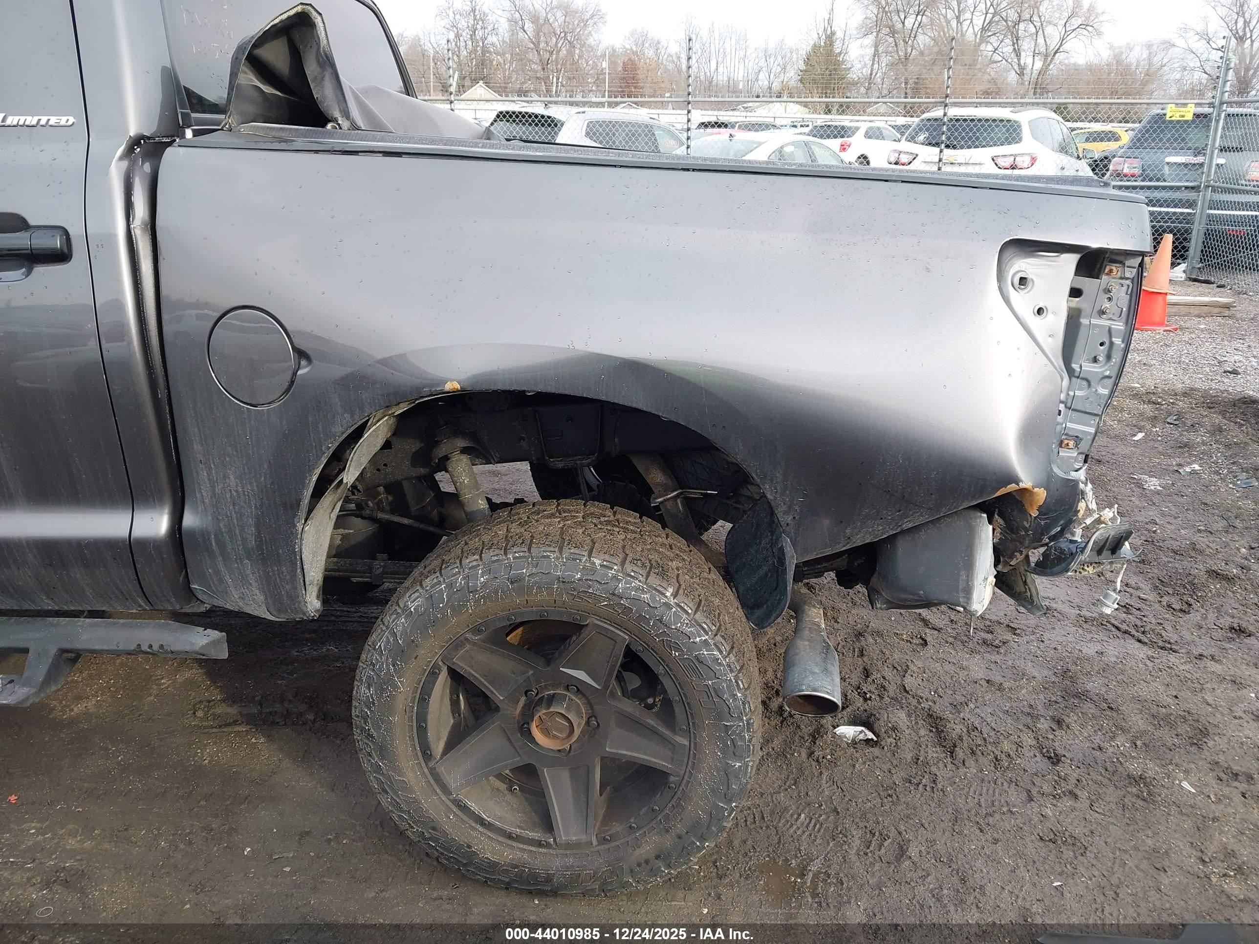 TOYOTA TUNDRA image 6