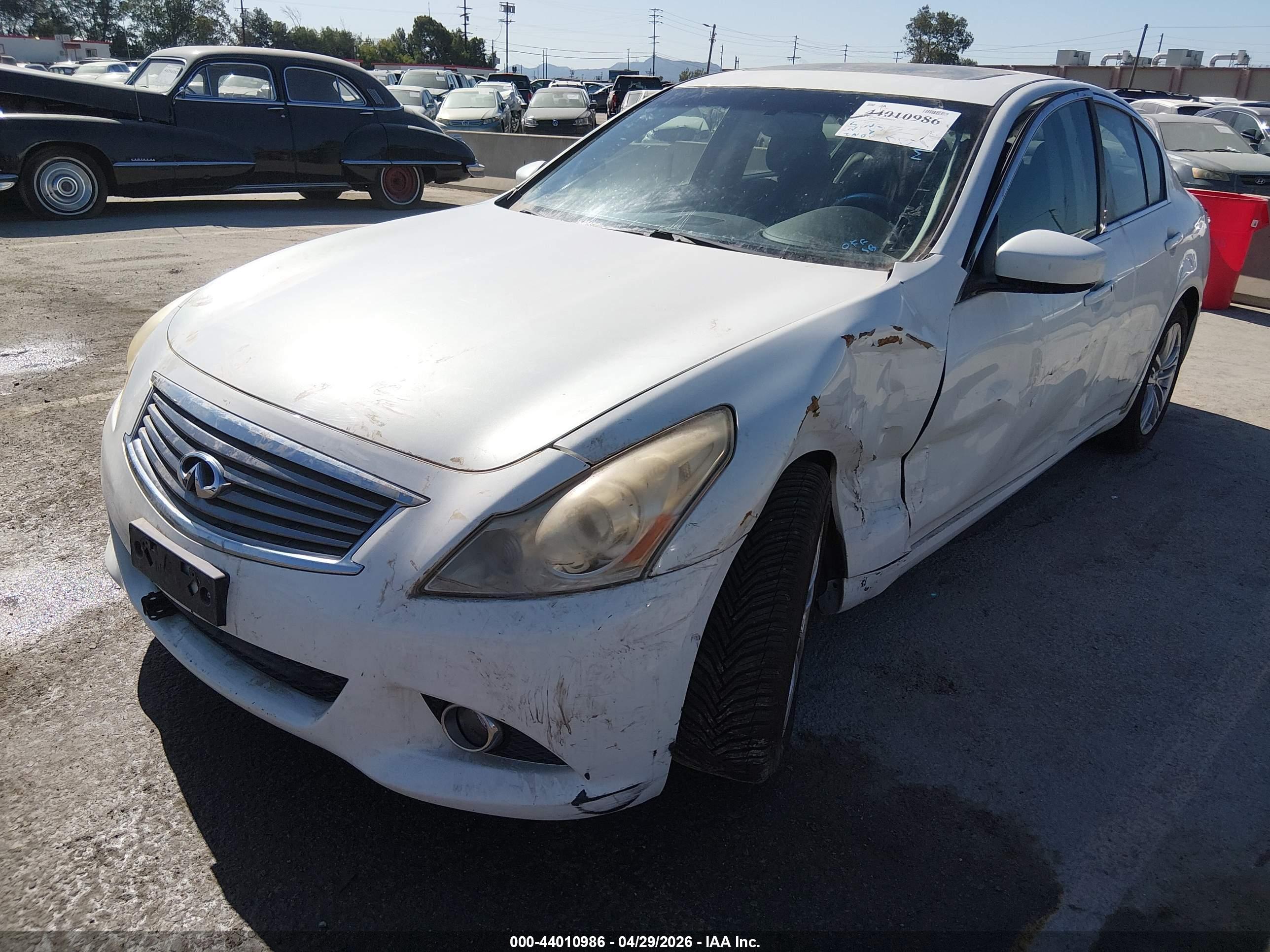 INFINITI G37 image 2