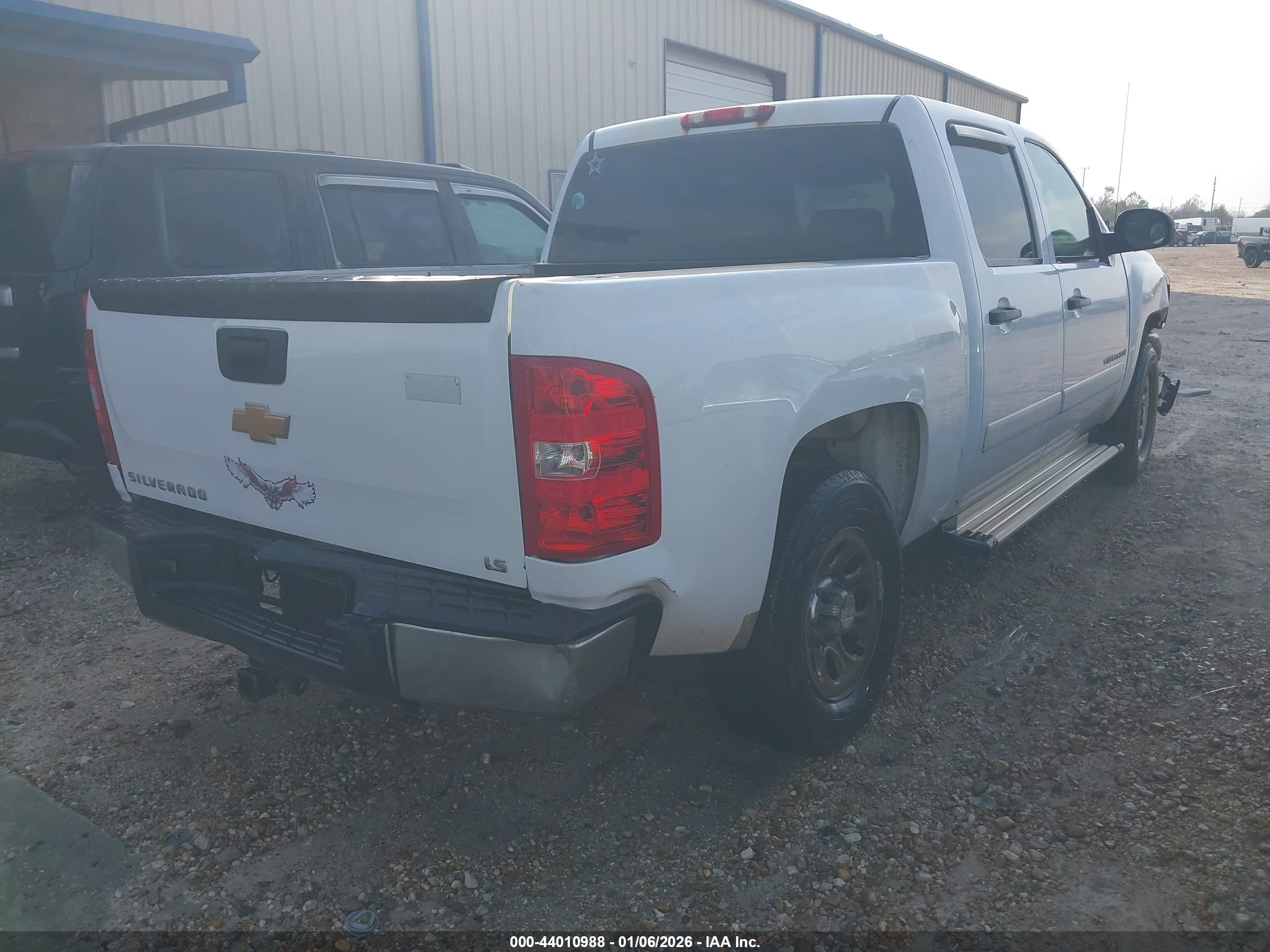 CHEVROLET SILVERADO image 4