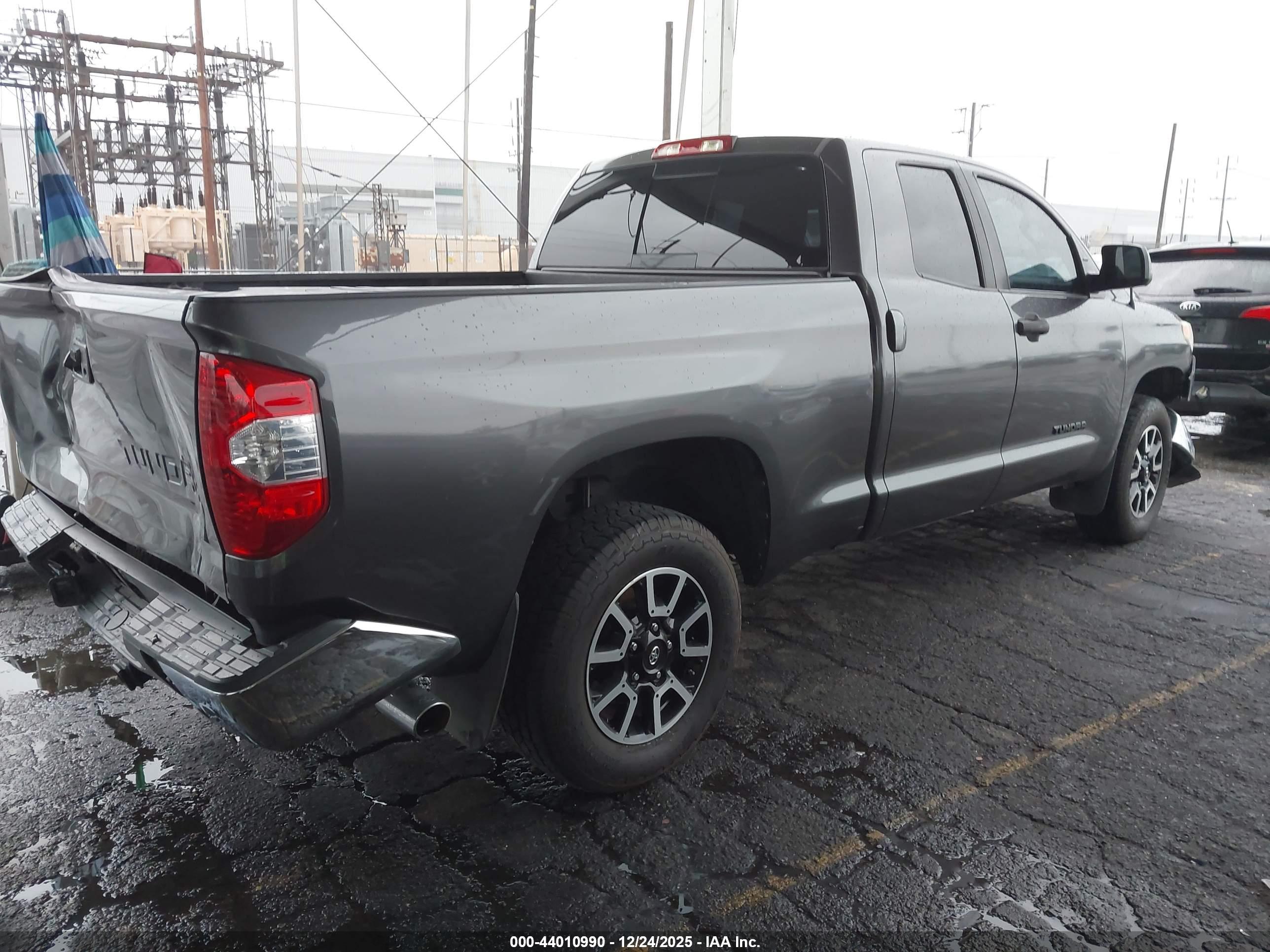 TOYOTA TUNDRA image 4