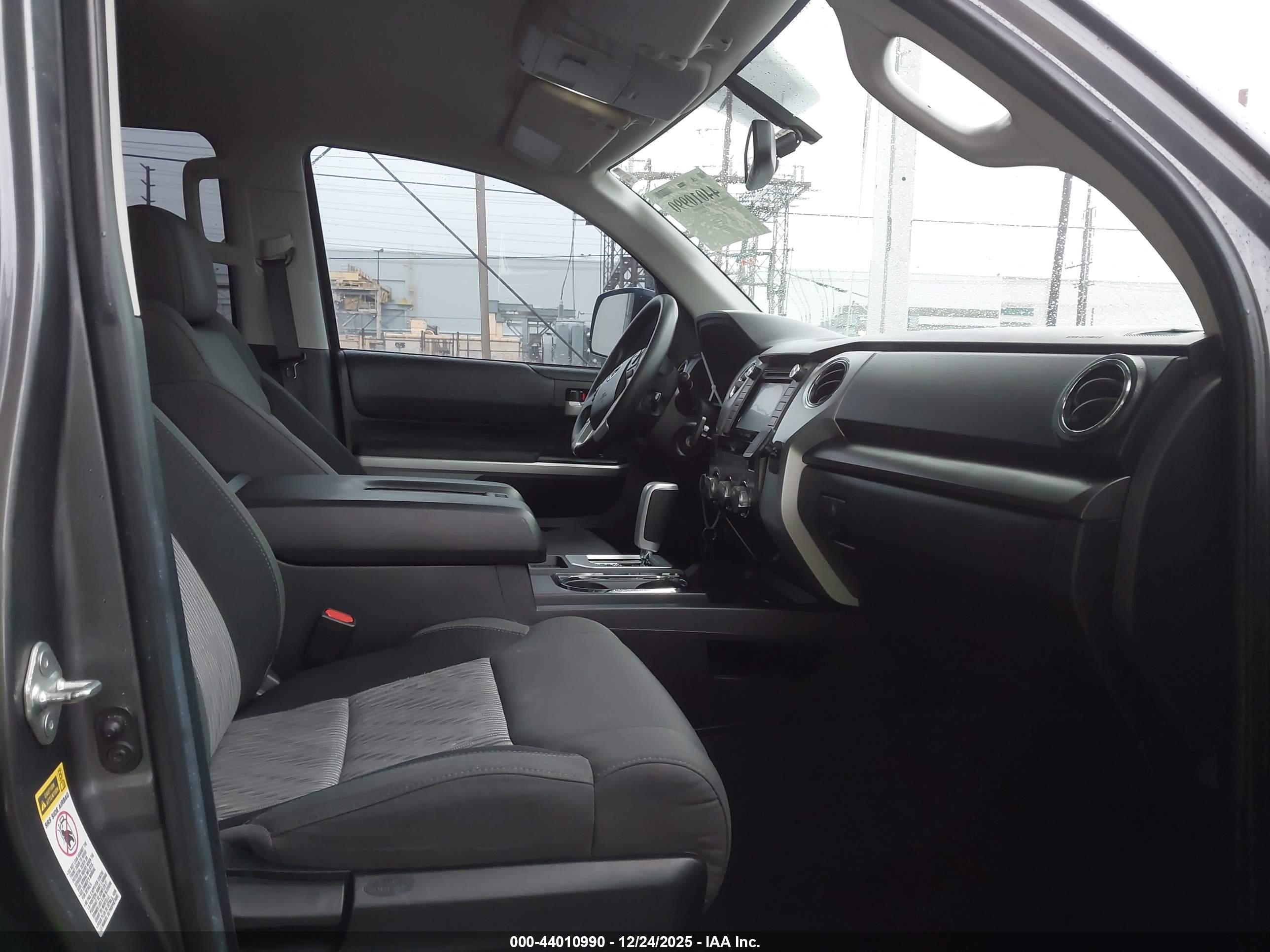 TOYOTA TUNDRA image 5
