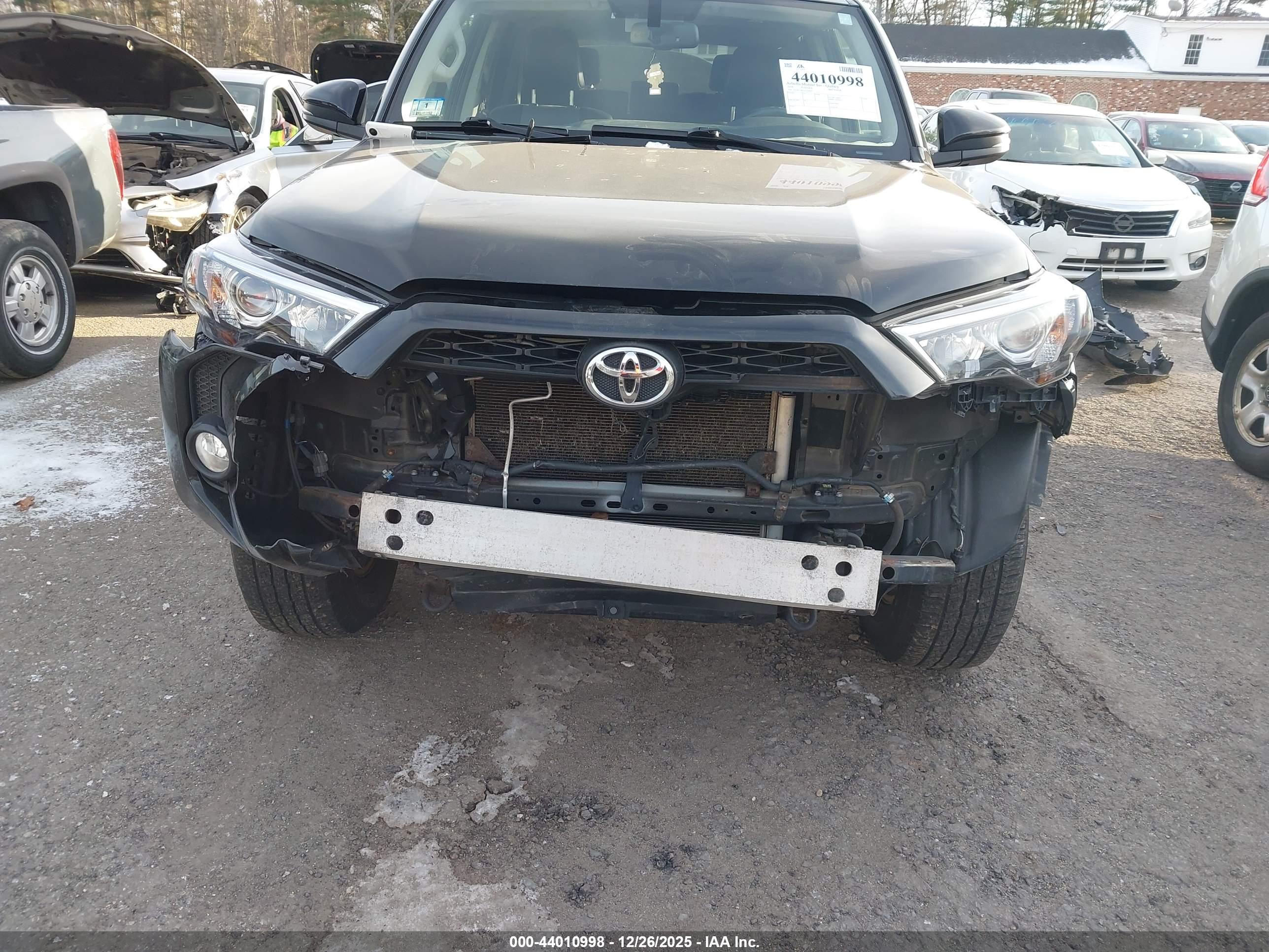 TOYOTA 4RUNNER image 6