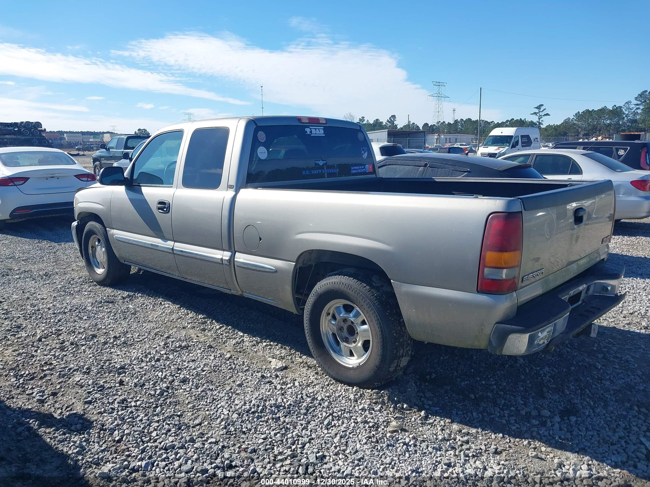 GMC SIERRA image 3