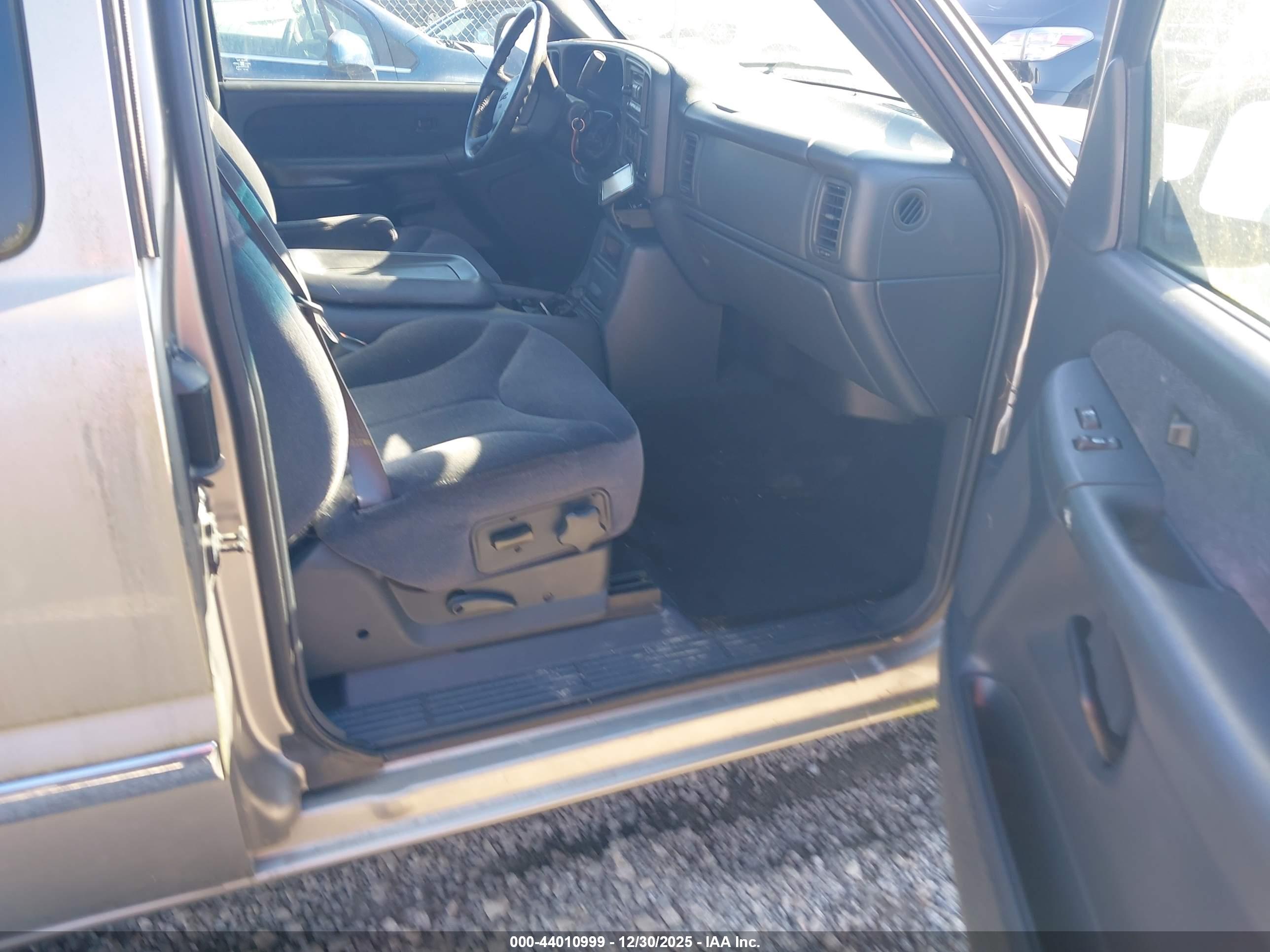 GMC SIERRA image 5