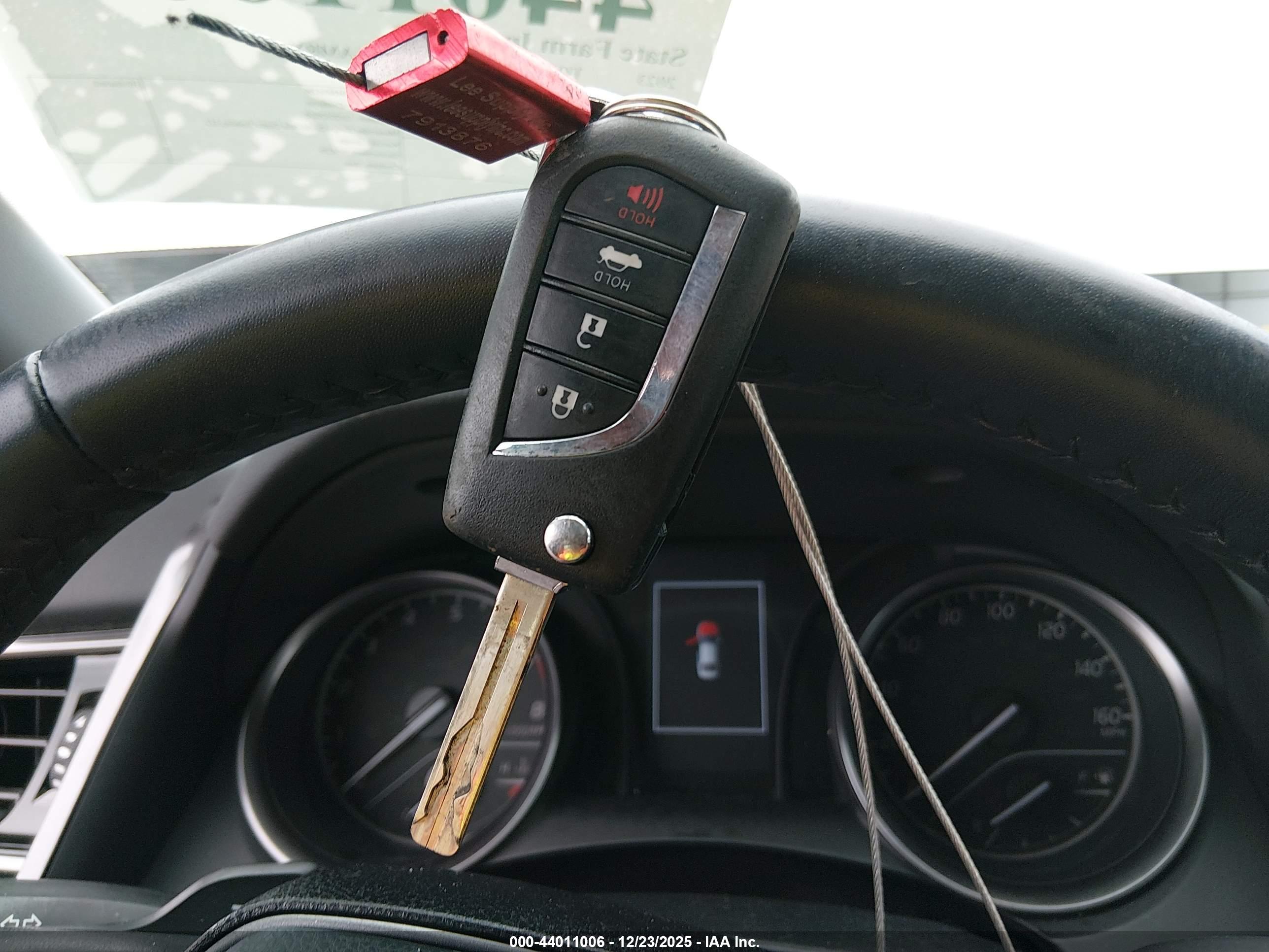 TOYOTA CAMRY image 11