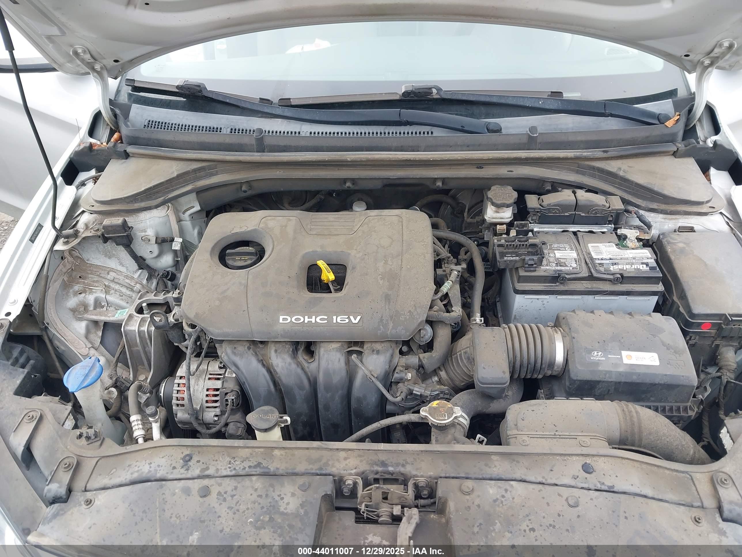 HYUNDAI ELANTRA image 10
