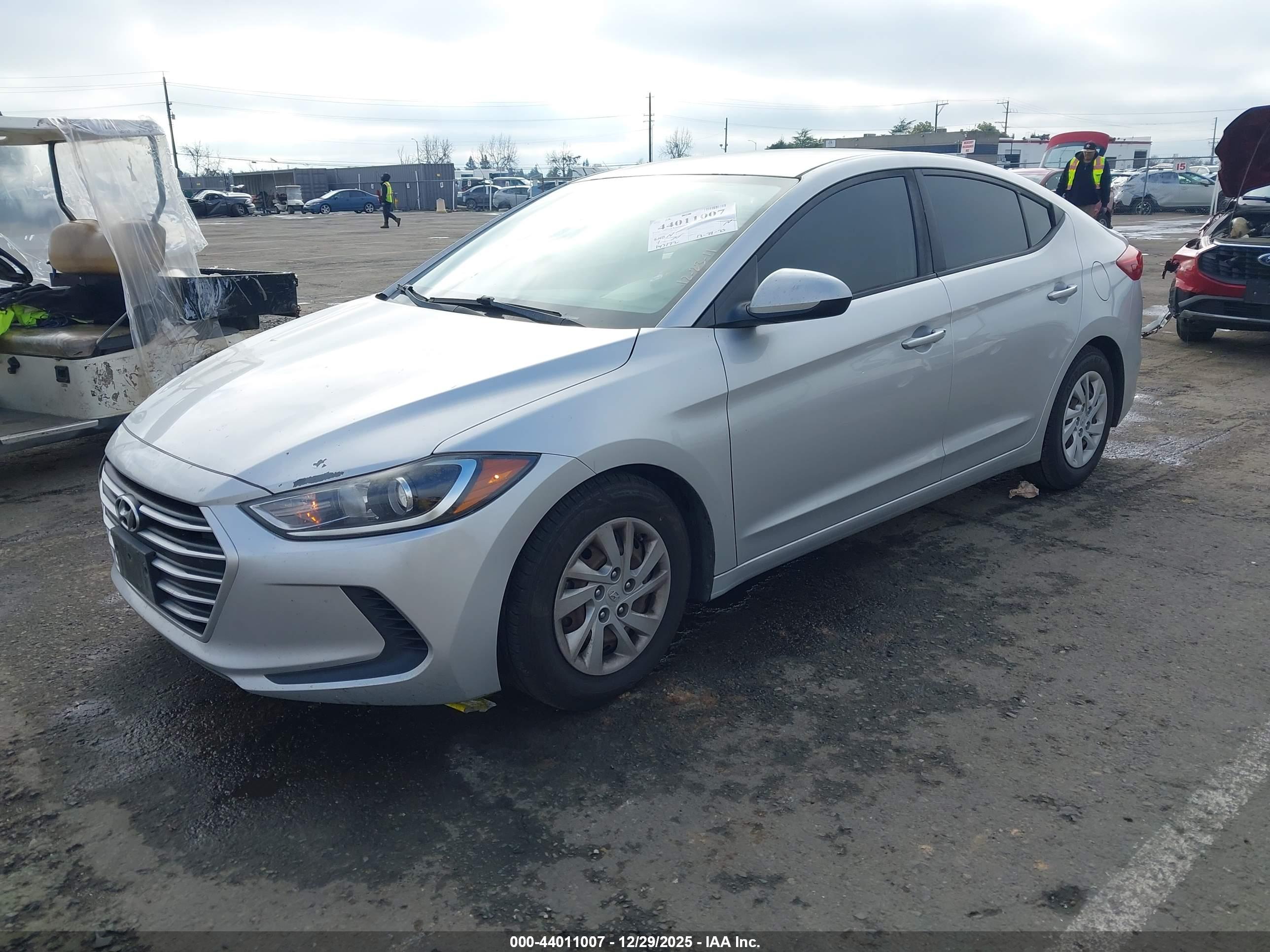 HYUNDAI ELANTRA image 2