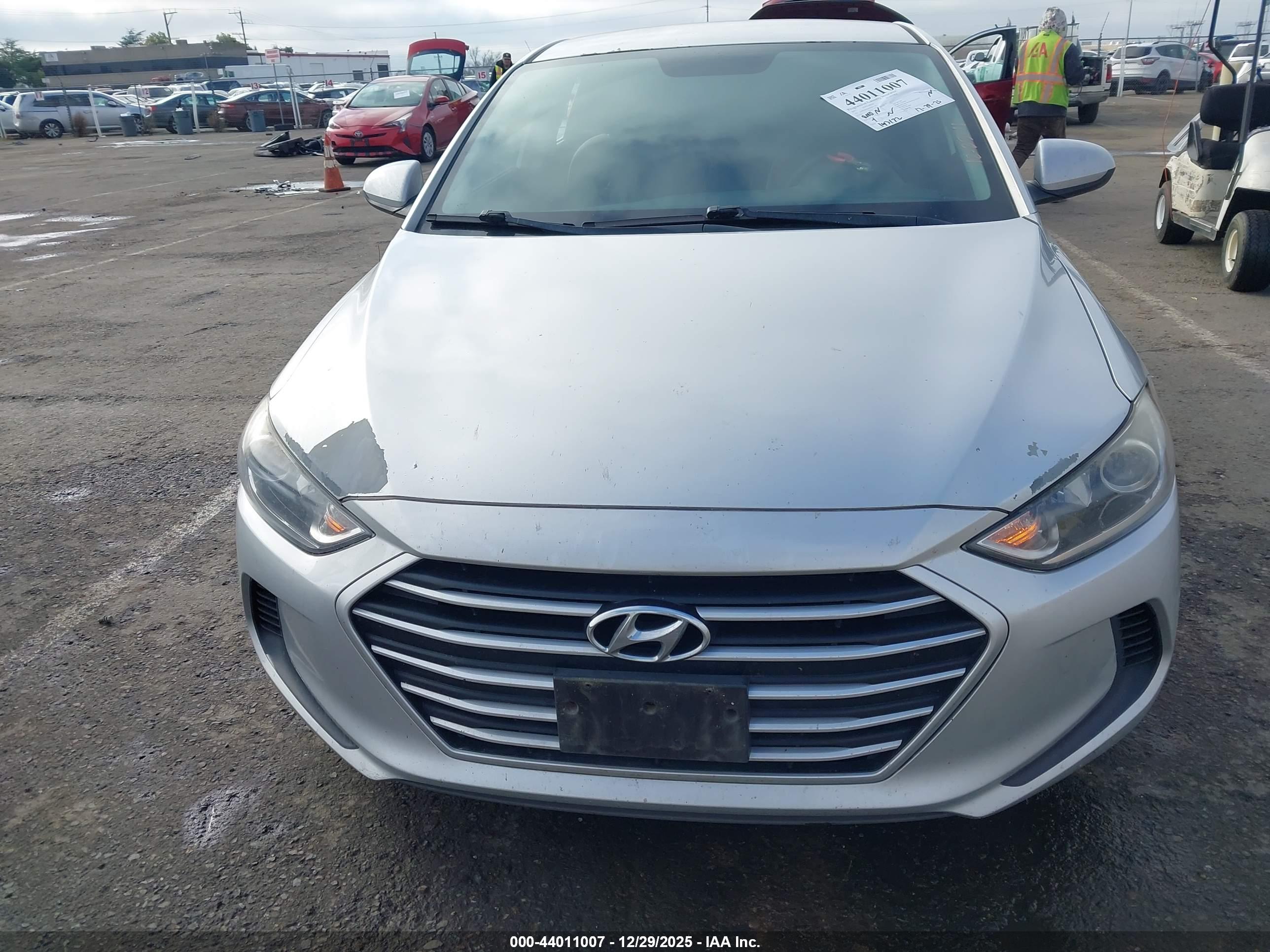 HYUNDAI ELANTRA image 6