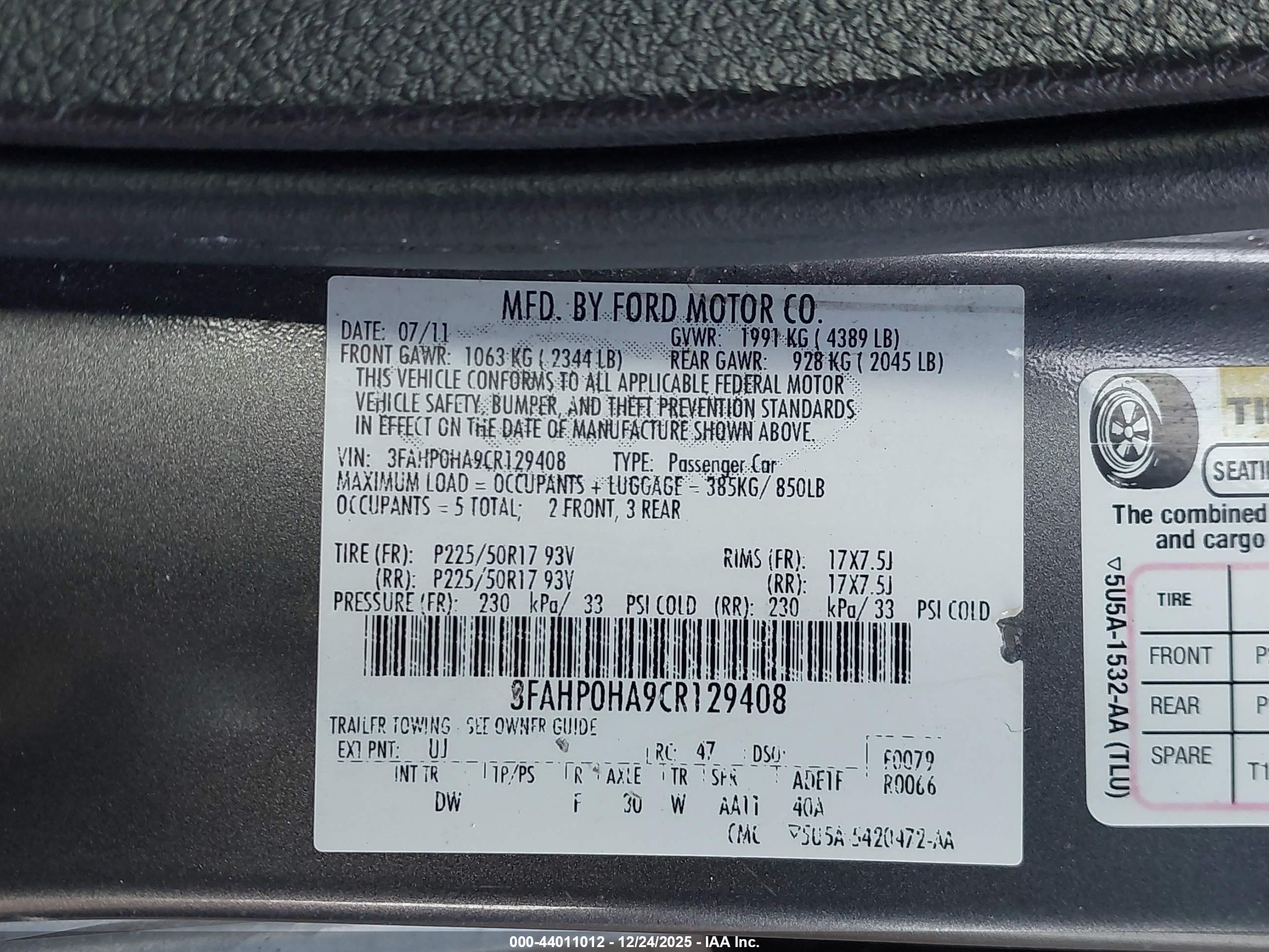 FORD FUSION image 9