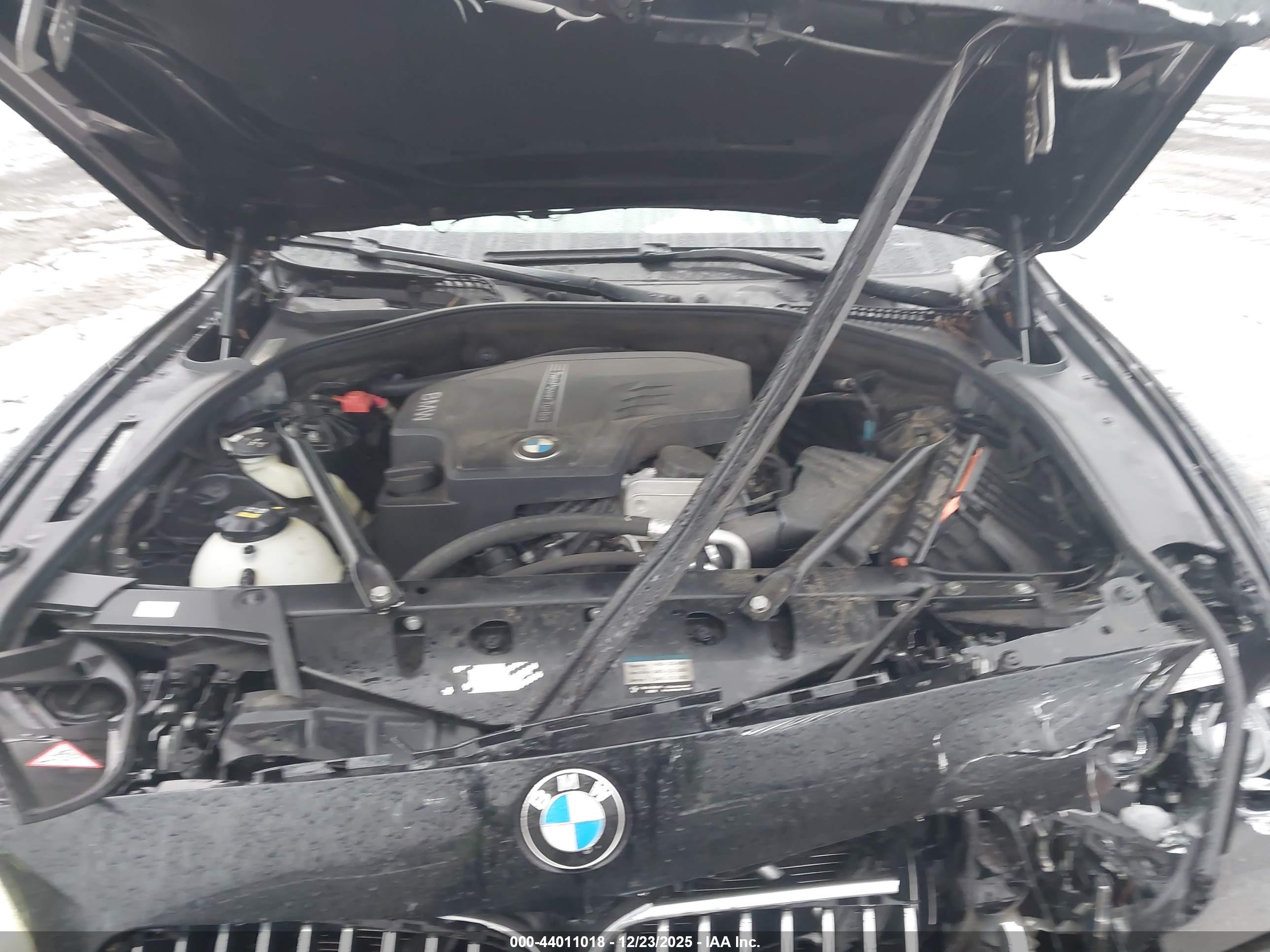 BMW 528I image 10