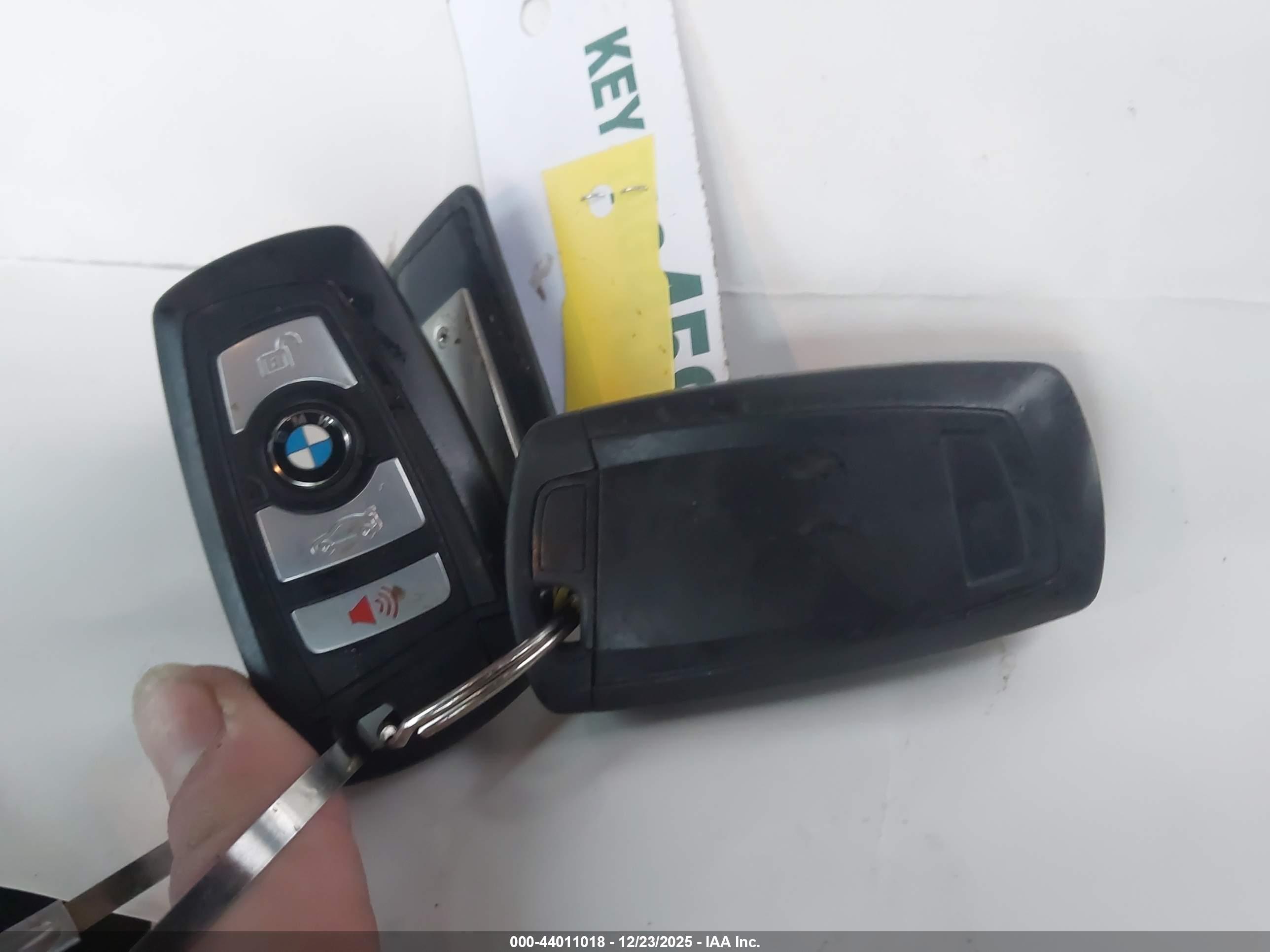 BMW 528I image 11