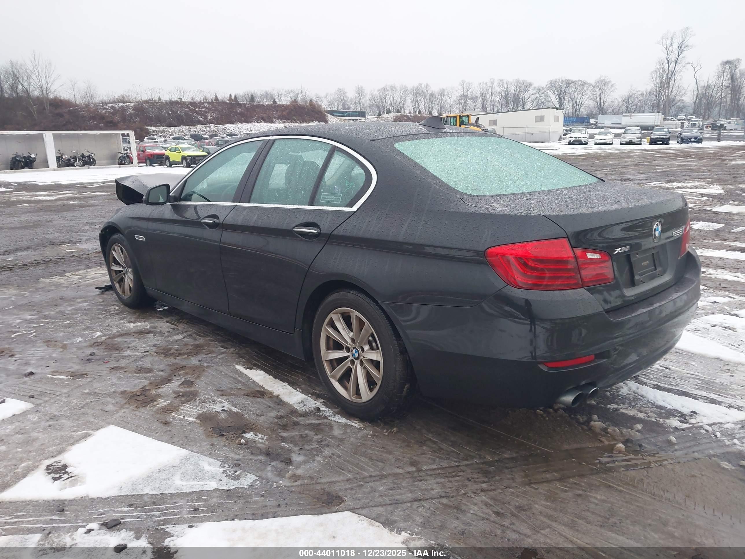 BMW 528I image 3