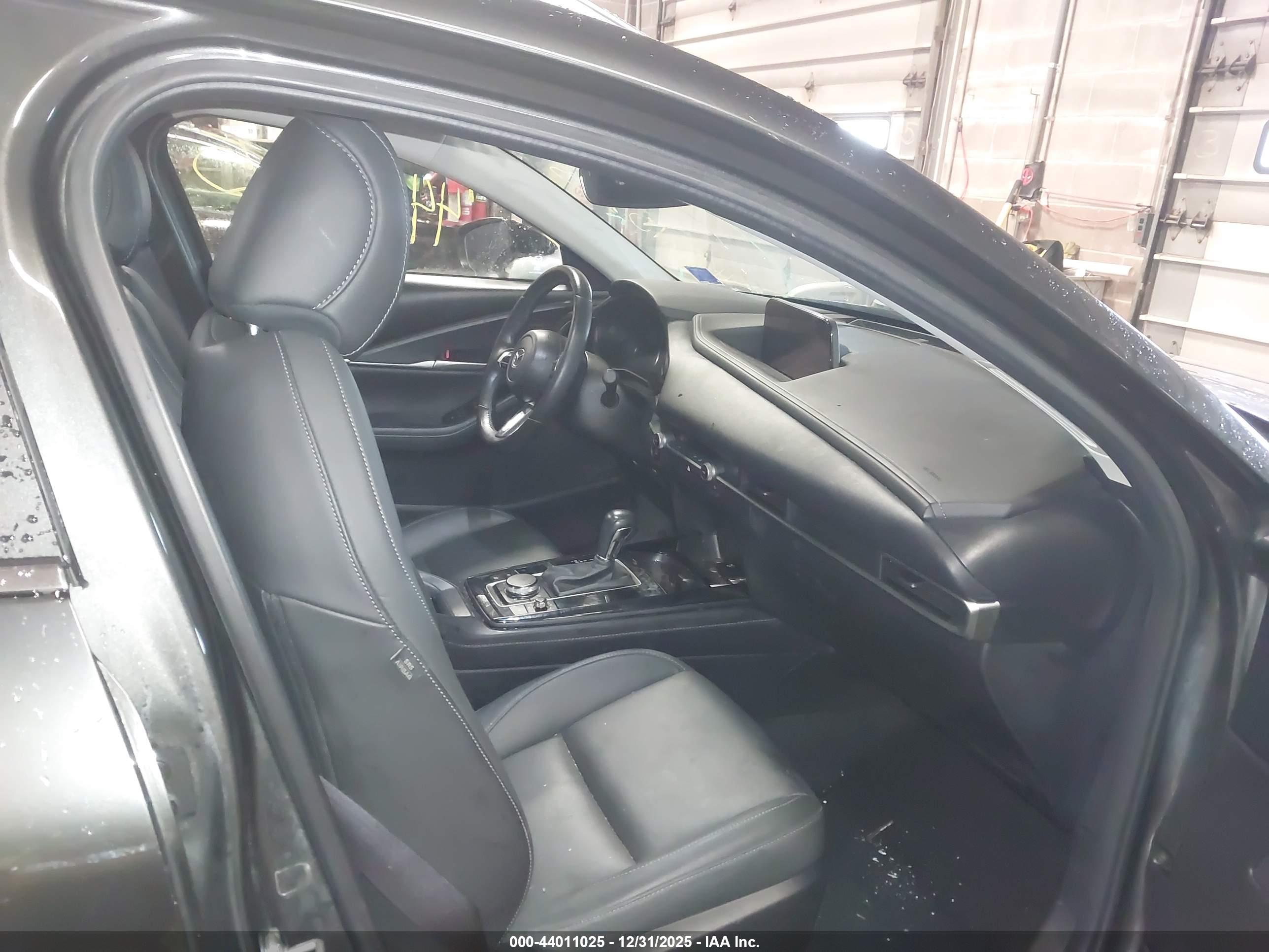 MAZDA CX-30 image 5