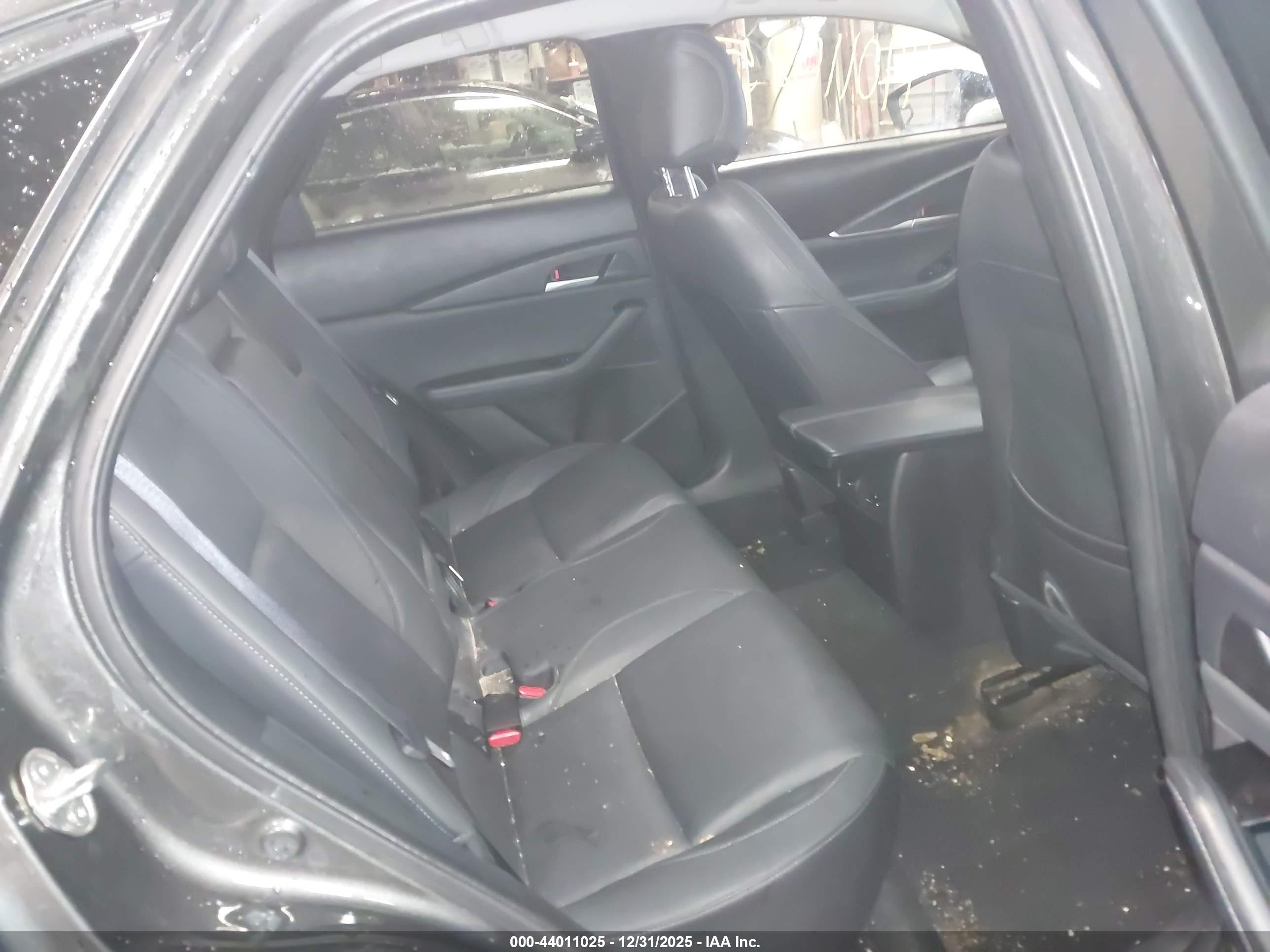 MAZDA CX-30 image 8