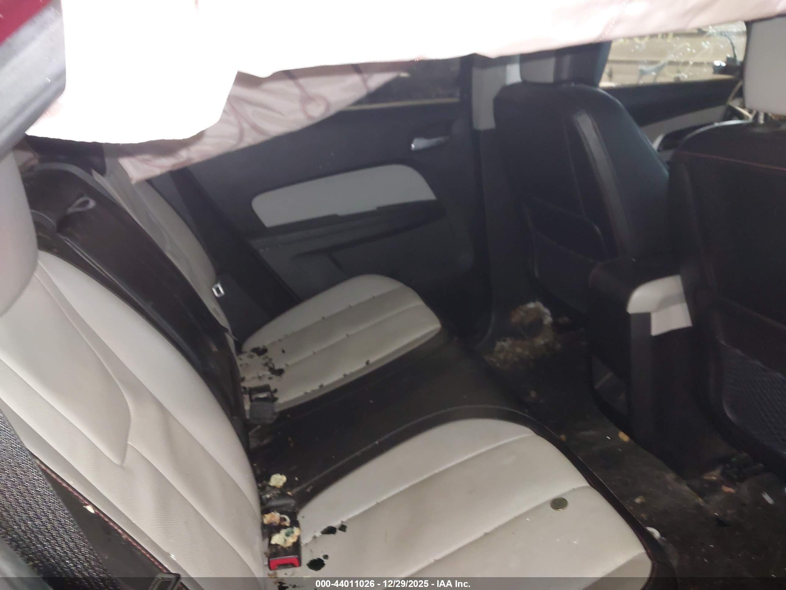 CHEVROLET EQUINOX image 8