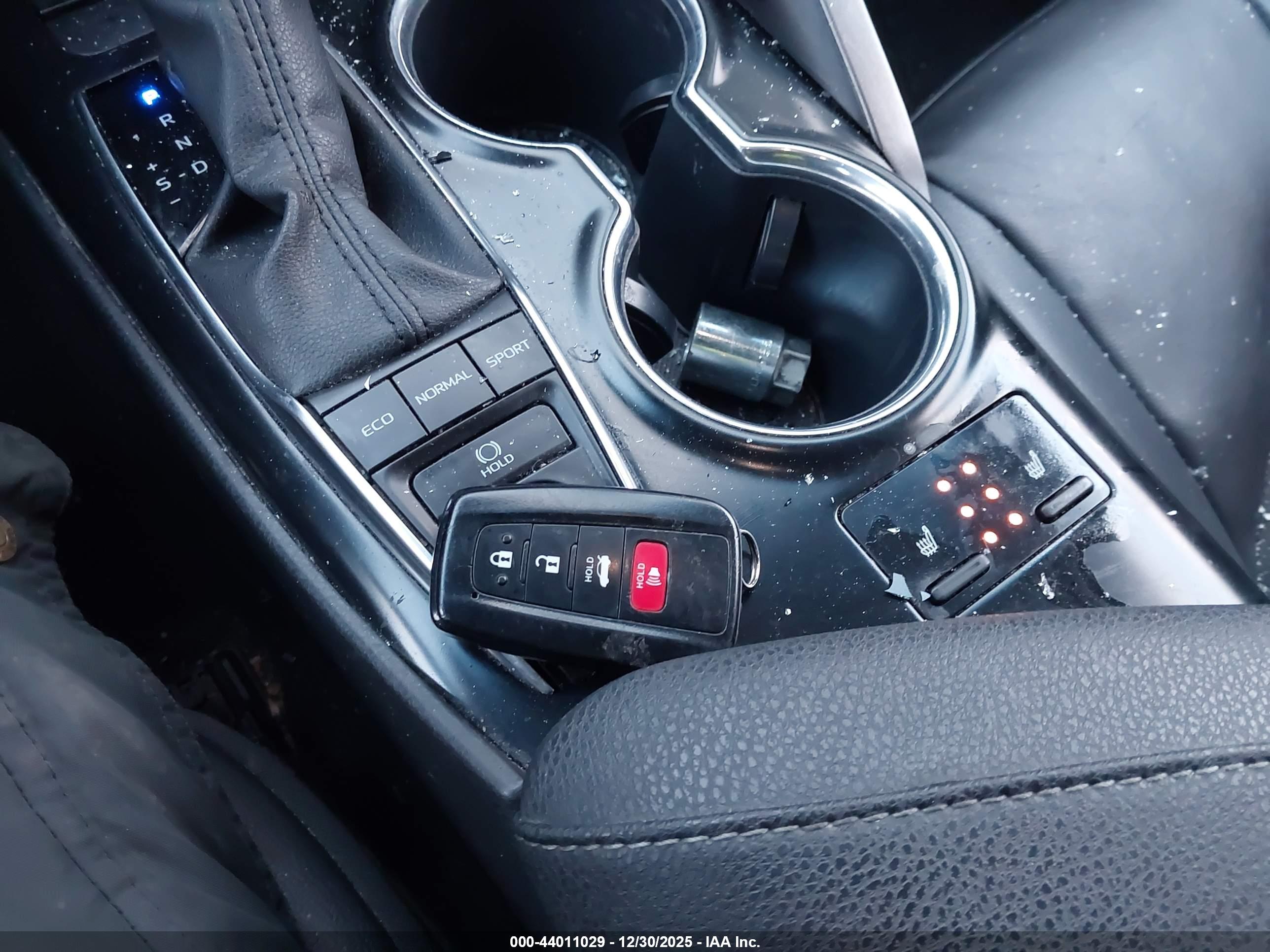 TOYOTA CAMRY image 11