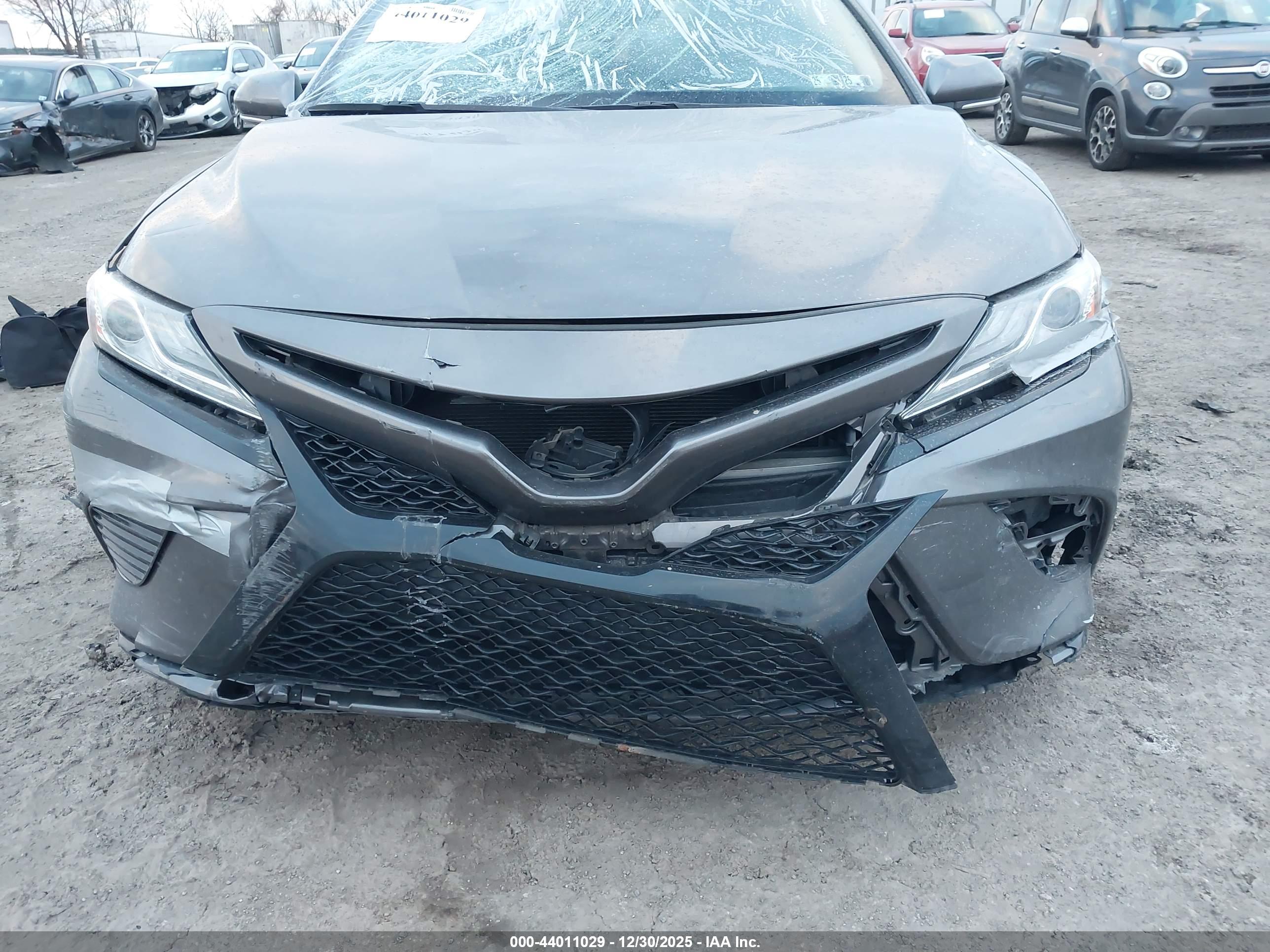 TOYOTA CAMRY image 6