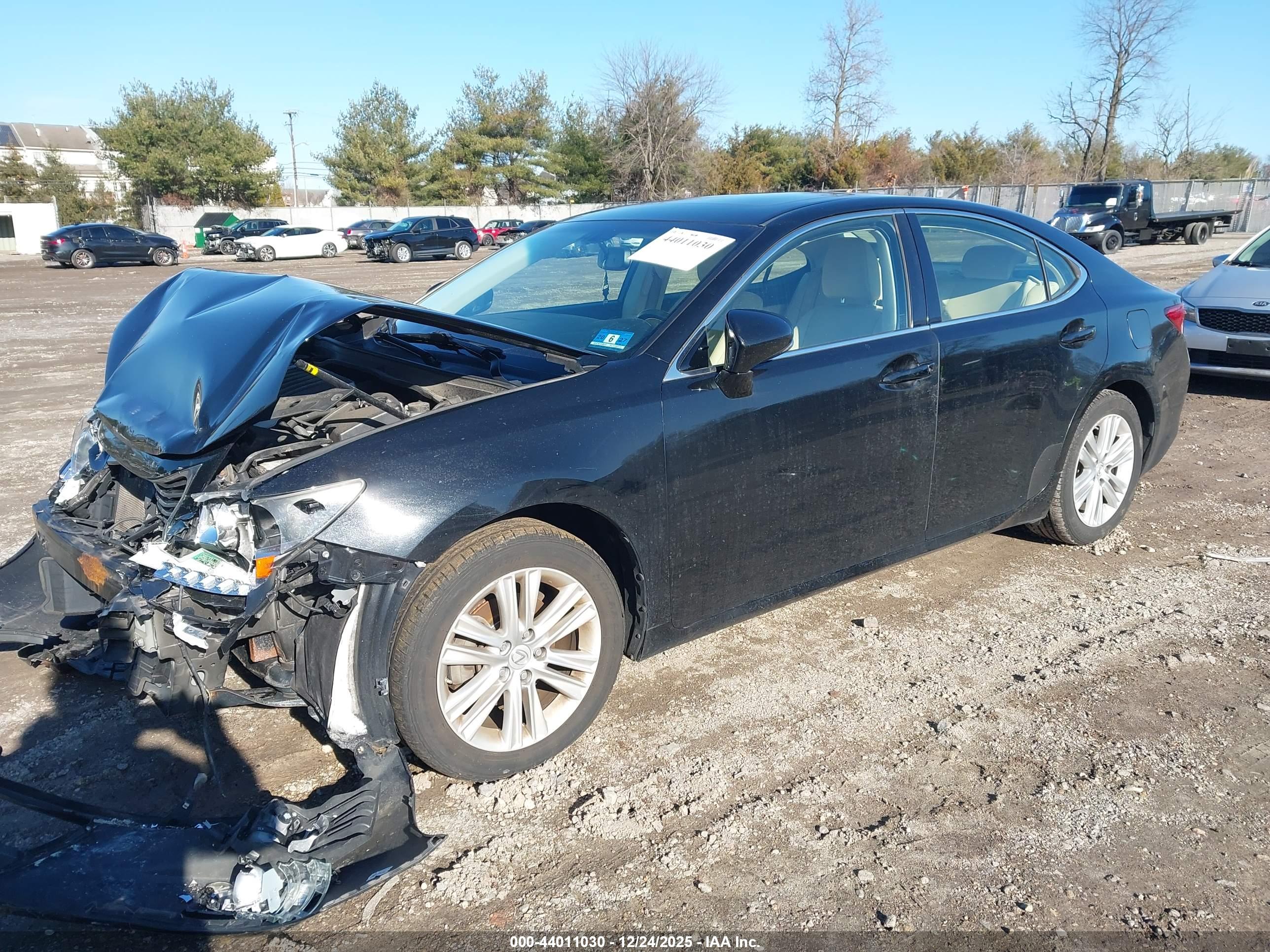 LEXUS ES image 2
